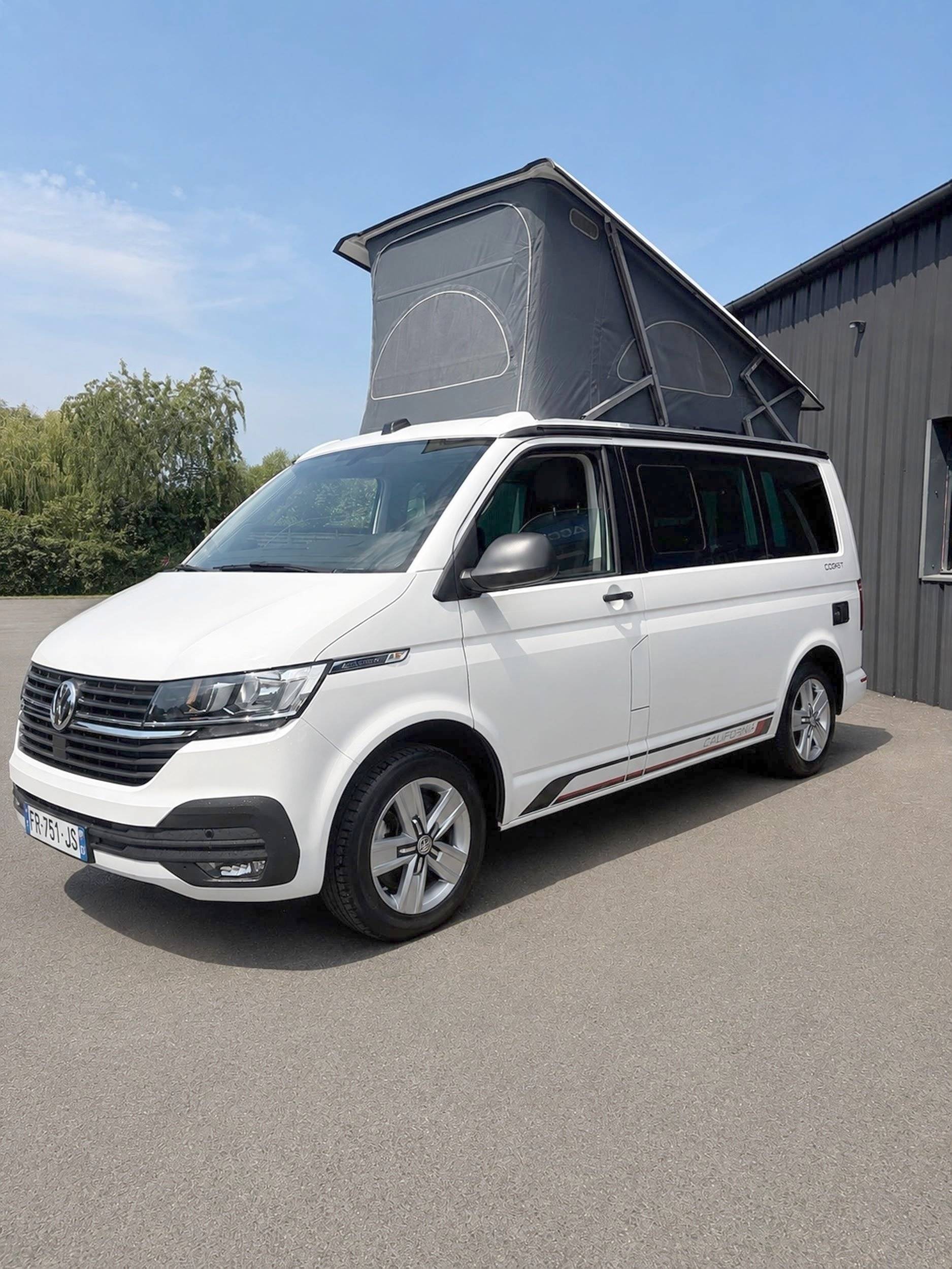 Vista del vehículo ángulo delantero Volkswagen T6 2,0 l TDI 150 ch - Yescapa