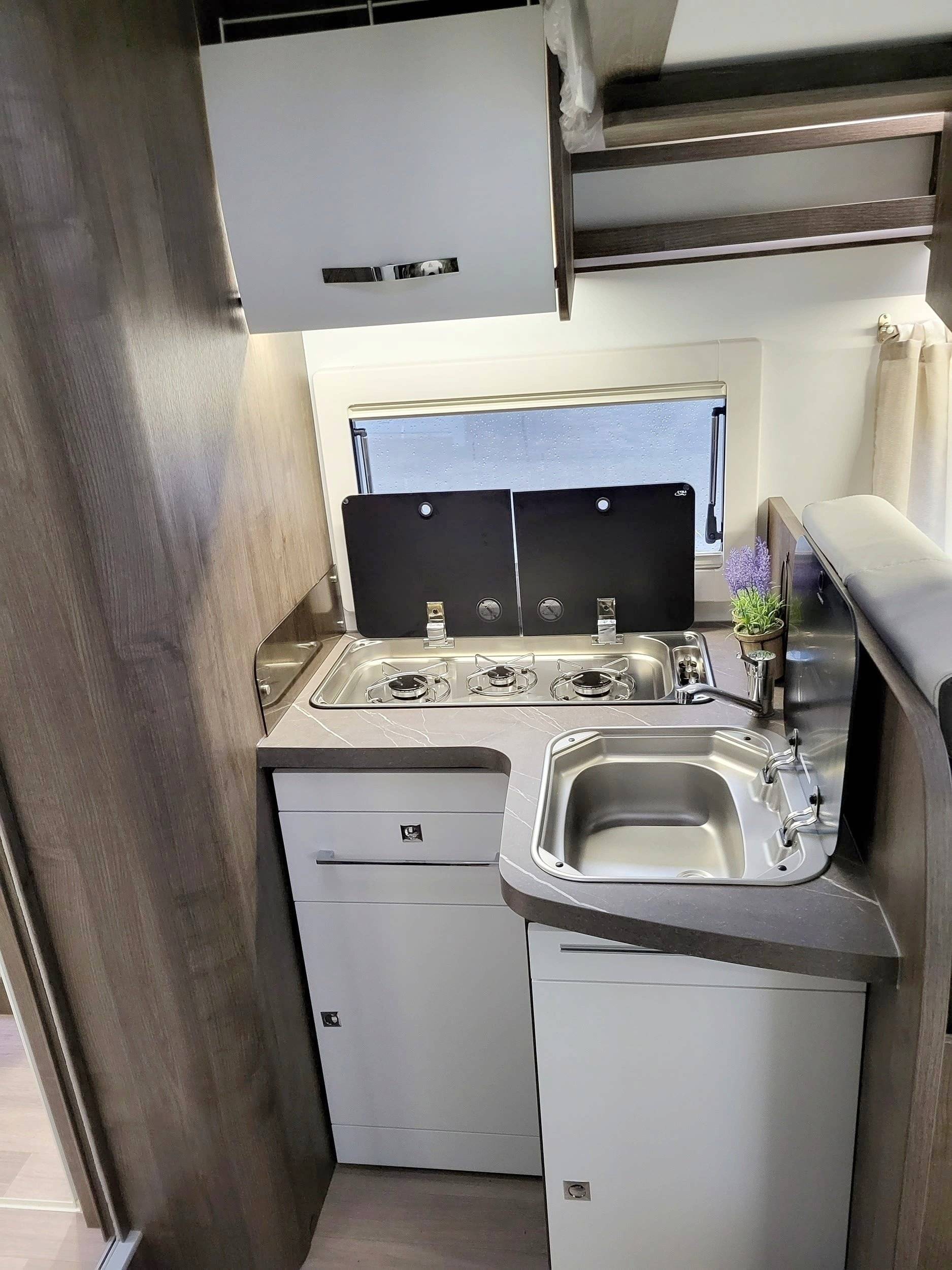 Benimar Cocoon 463 automaat