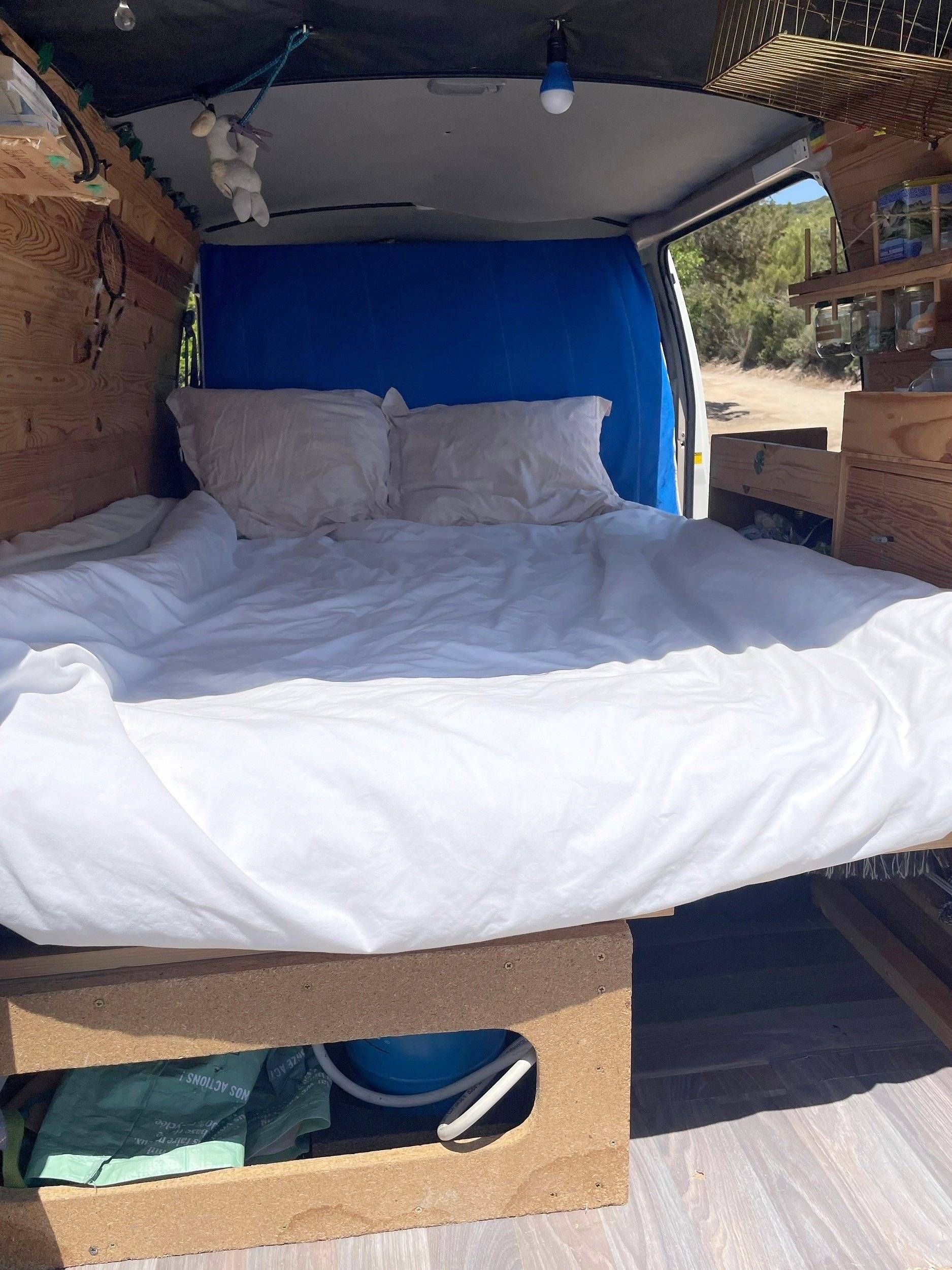 Área de jantar Toyota Hiace - Yescapa