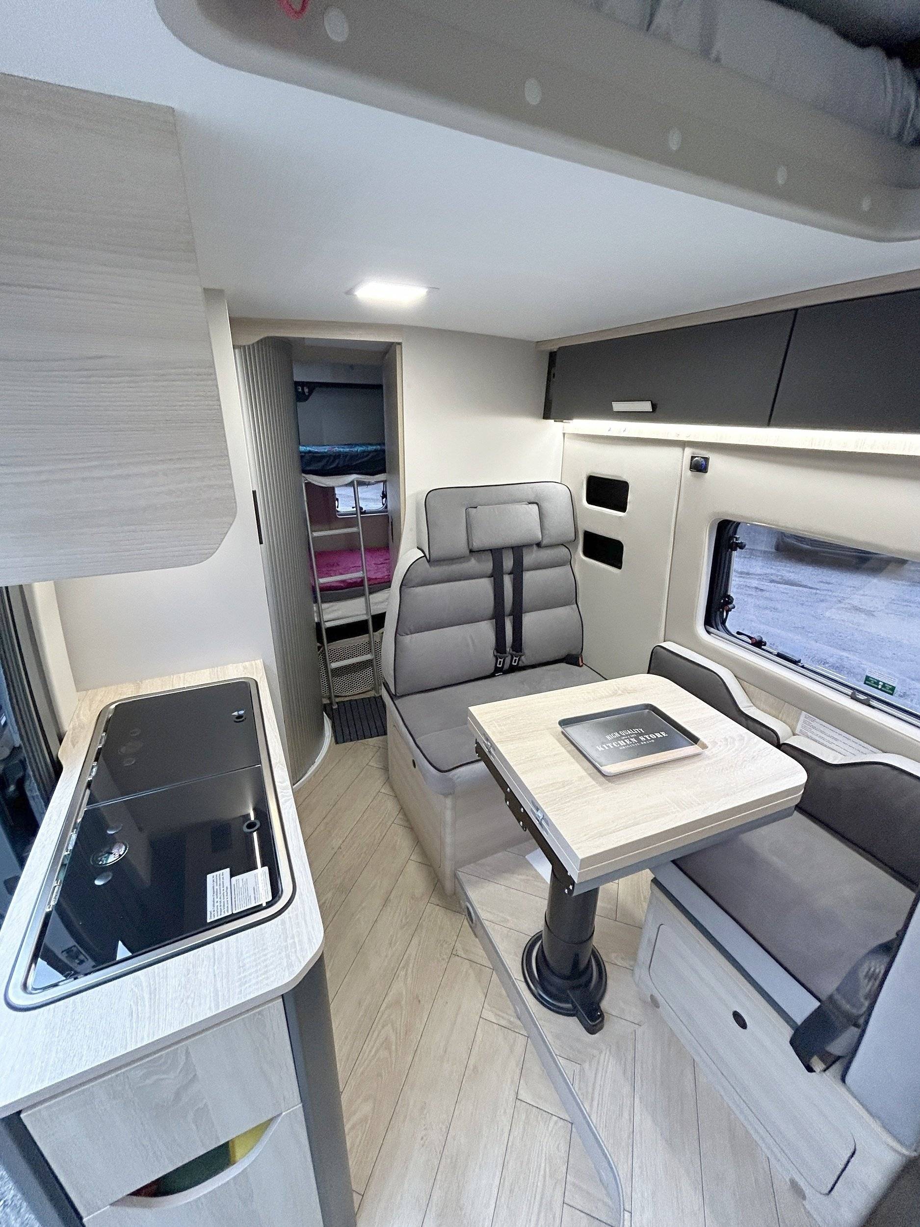 Challenger CHALLENGER F&S