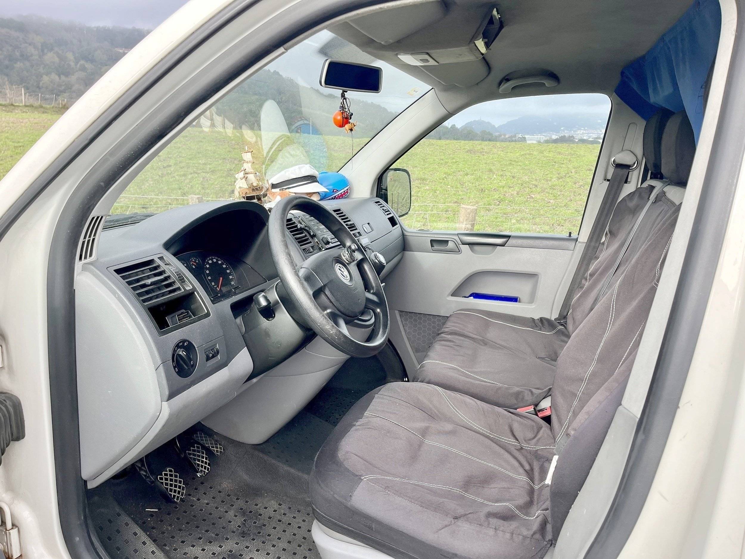 Volkswagen T5 2,5 l 130 ch