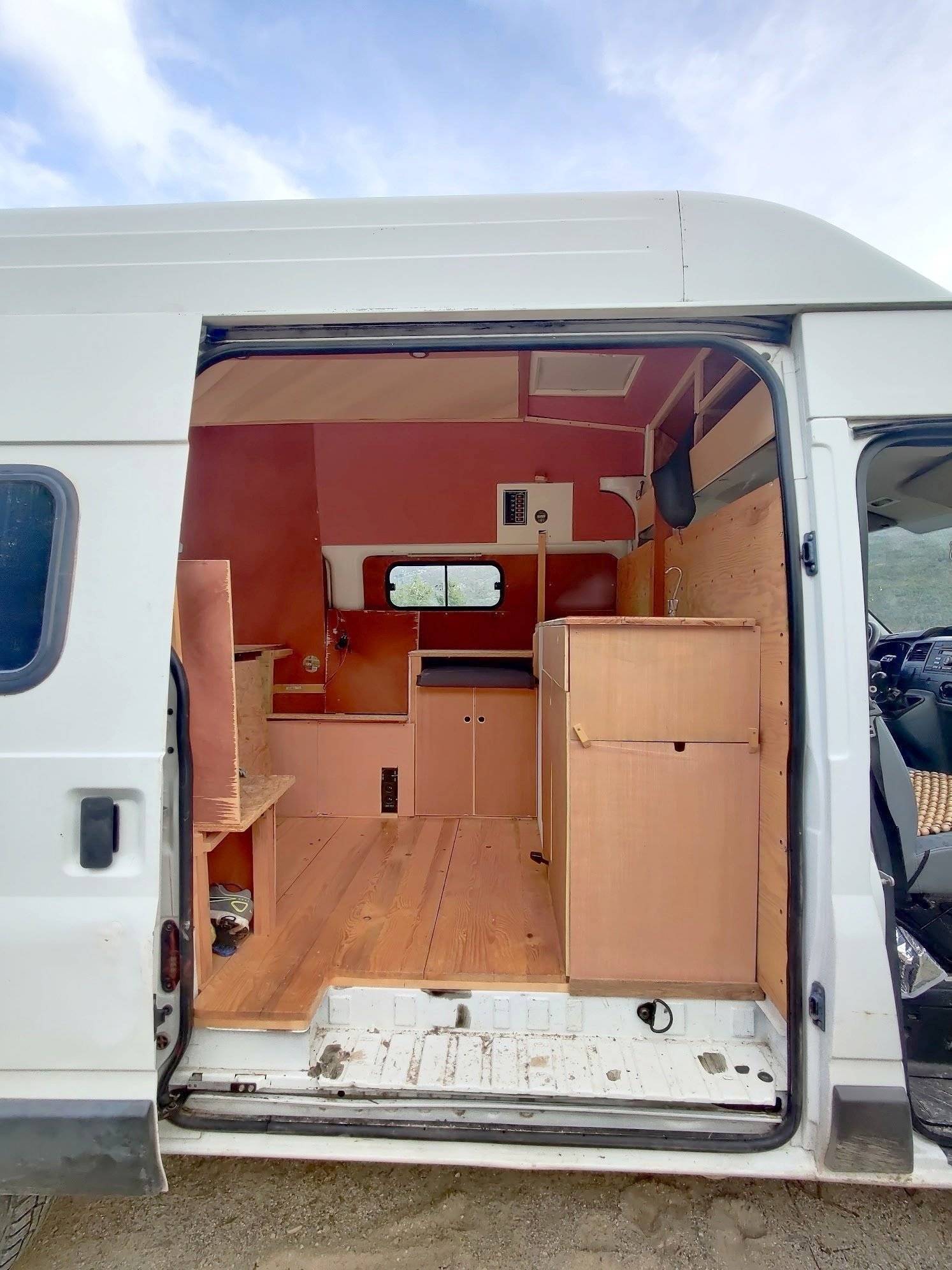 Menjador Ford Transit - Yescapa