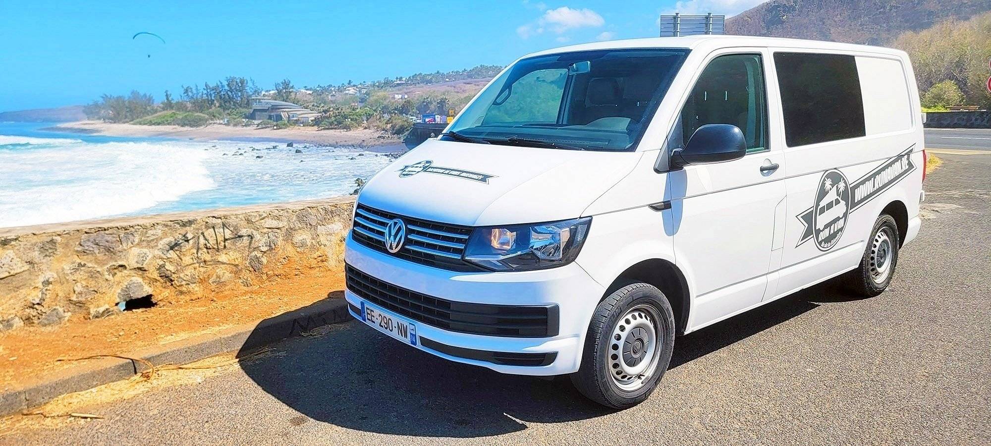 schräge Vorderansicht Volkswagen Volkswagen Transporter T6 - Yescapa