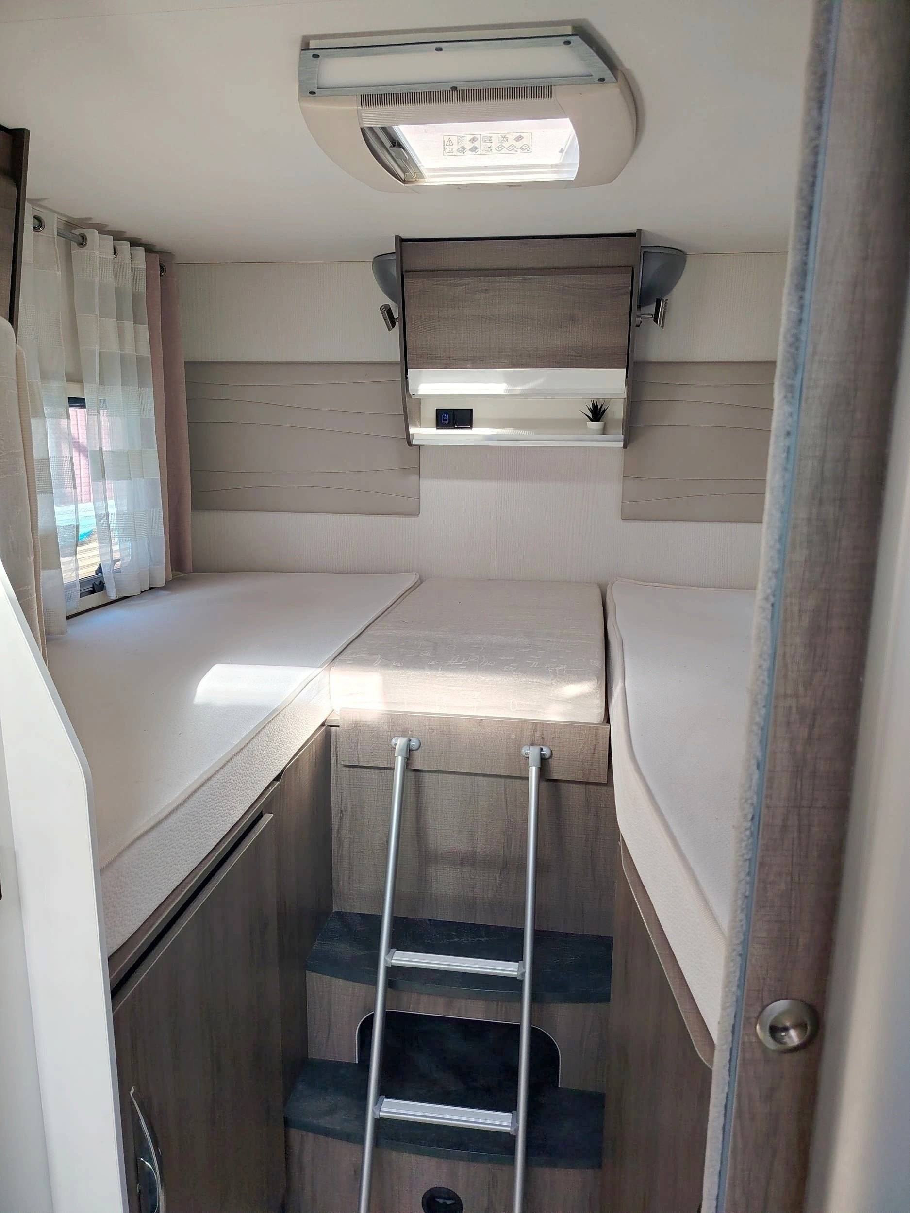 Berth Fiat Ducato 2,3 l 148 ch - Yescapa