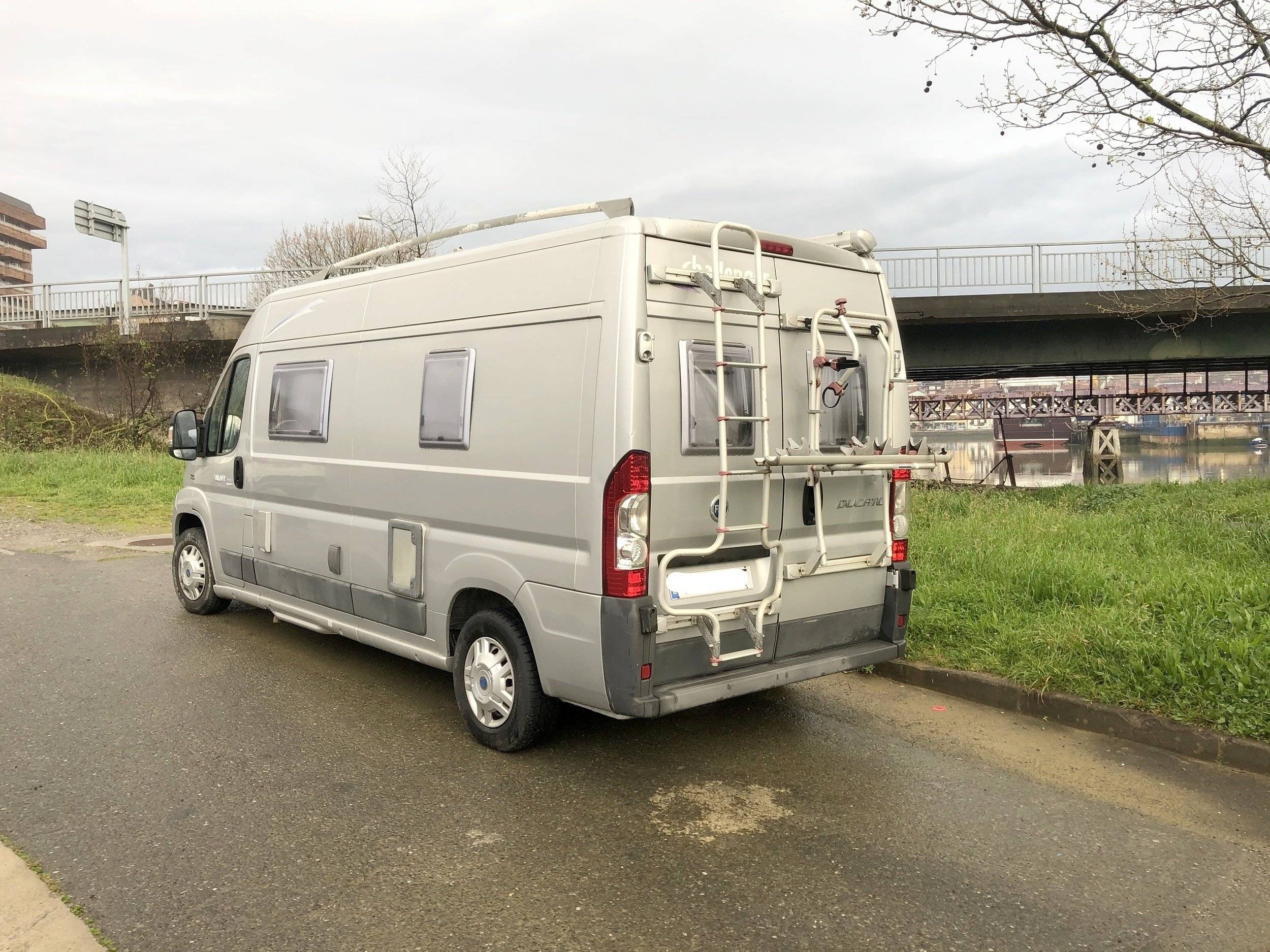 Challenger vany 04 prestige