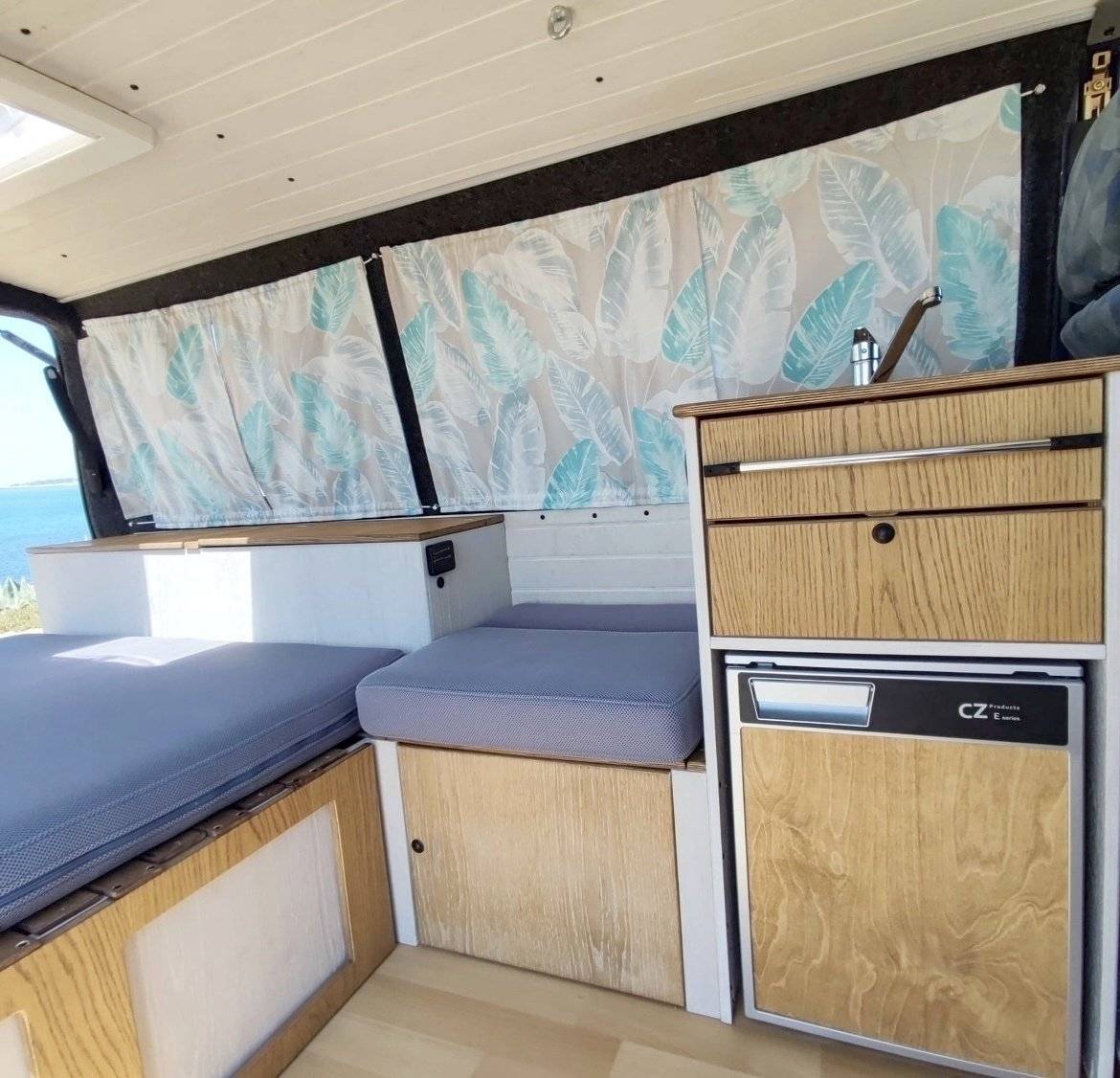 Camper Track Volkswagen Transporter