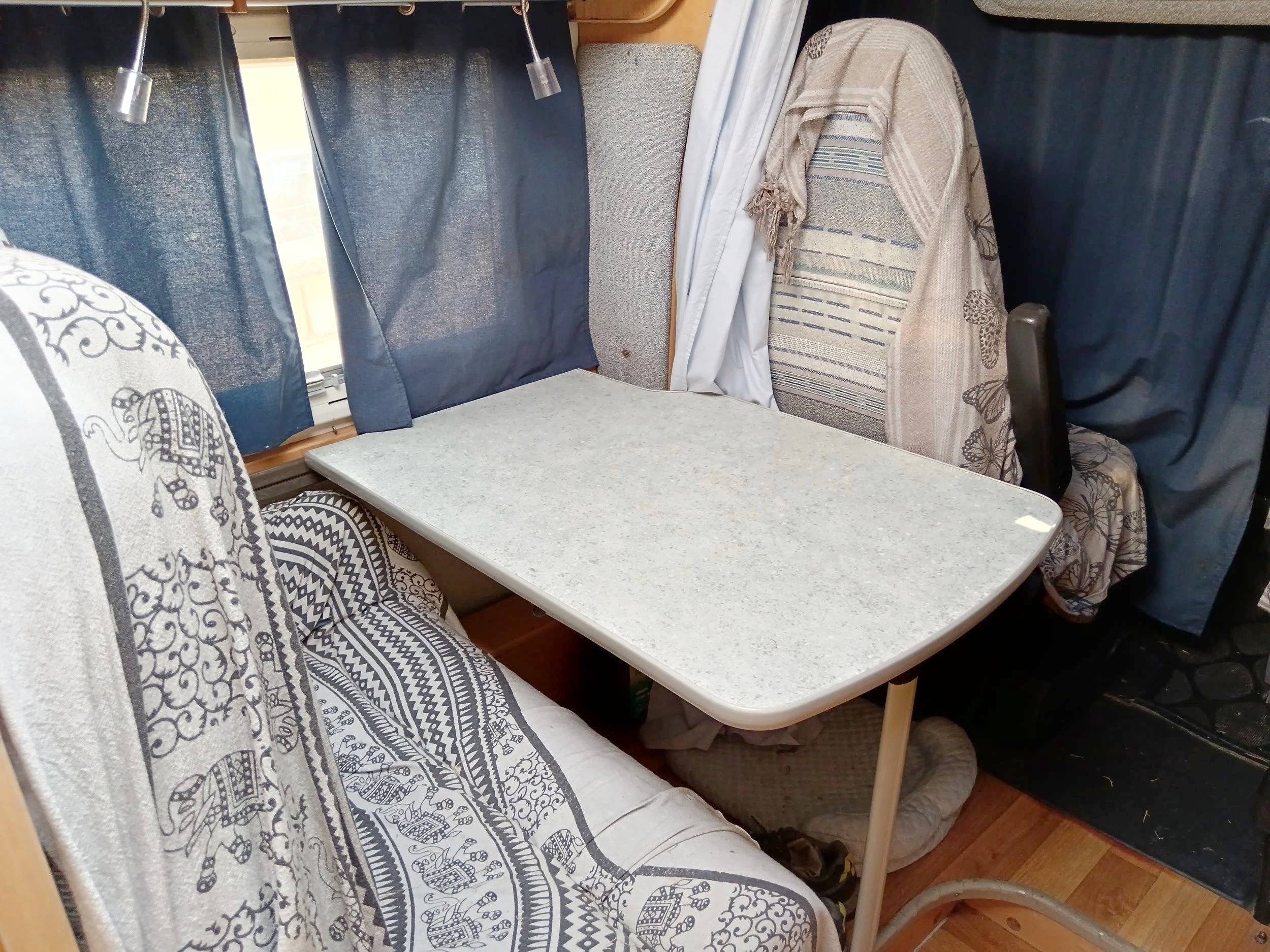 Área de jantar Fiat Ducato - Yescapa