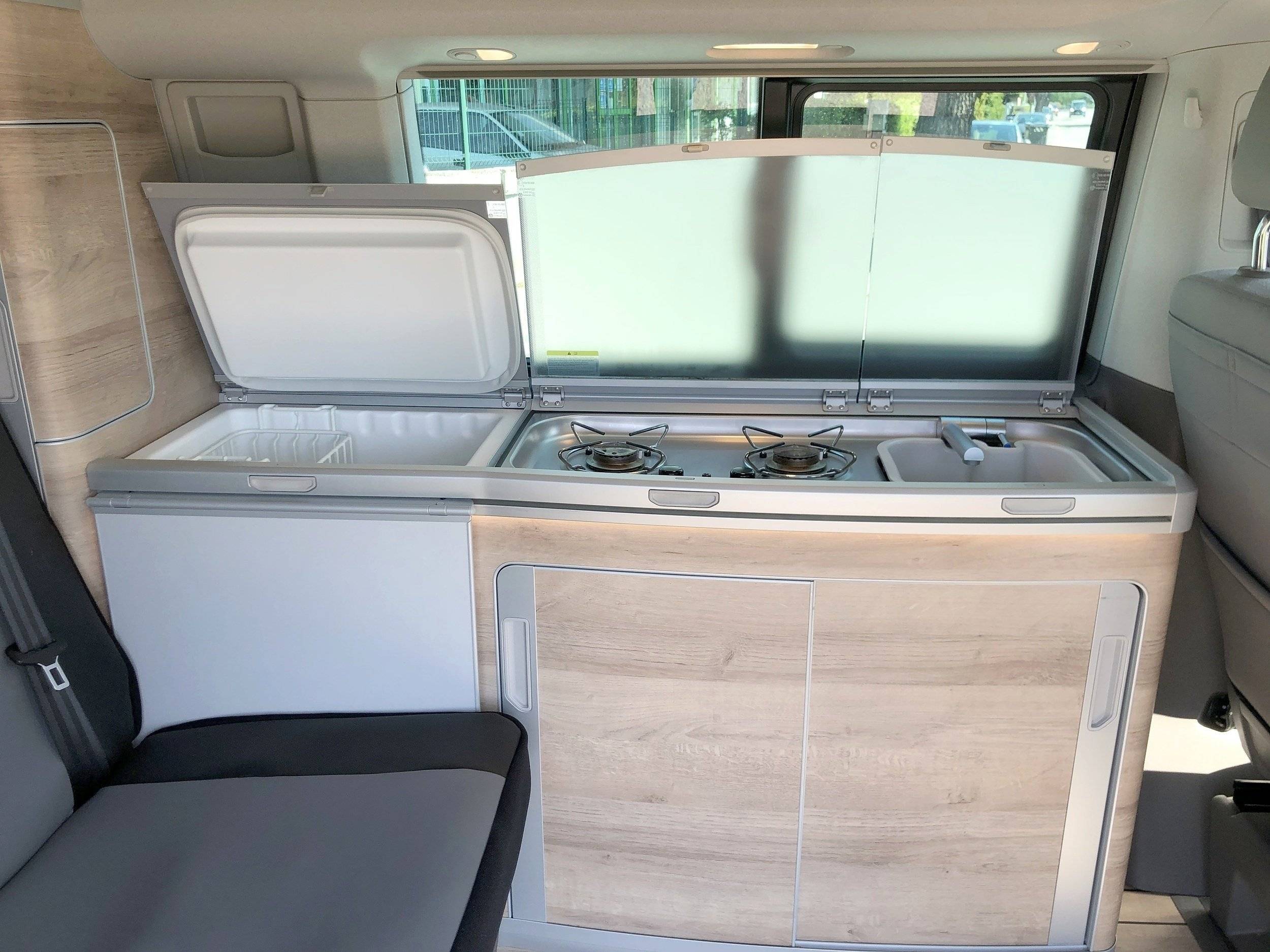 Volkswagen T6.1 California Coast Edition