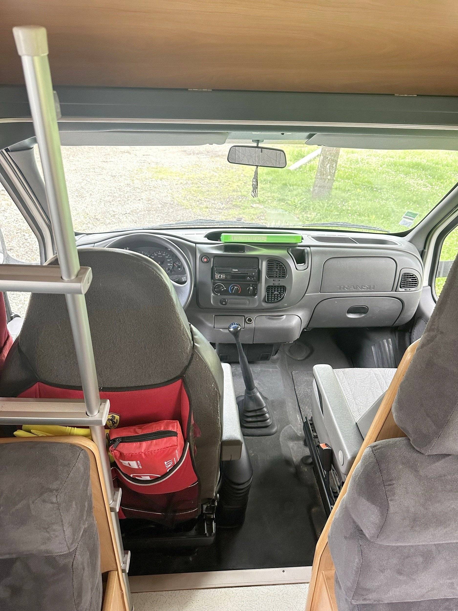 Challenger Transit 2,5 l TDCi 140 ch.