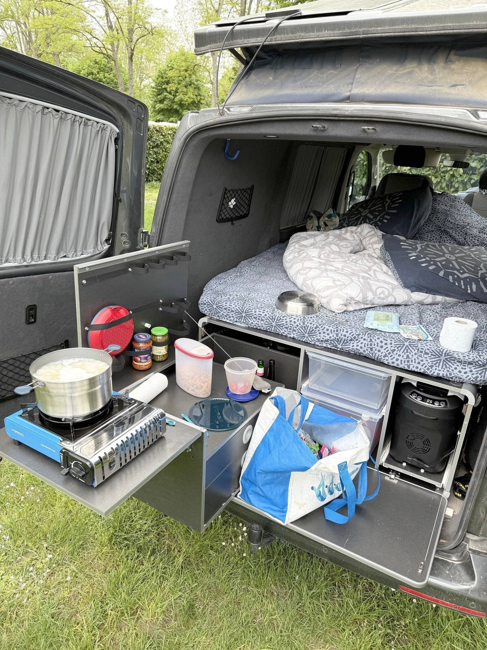Comedor Volkswagen Transporter - Yescapa
