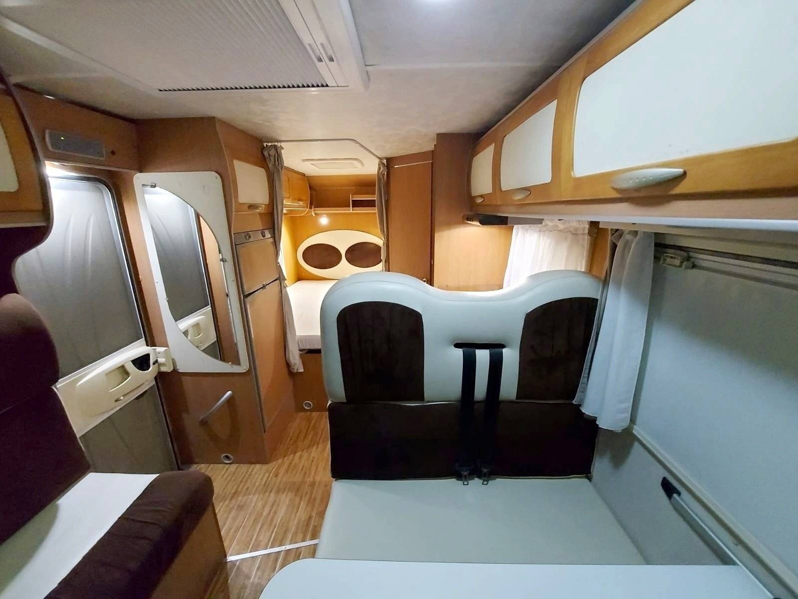 Menjador Fiat Ducato 3,0 l Multijet 157 ch. - Yescapa