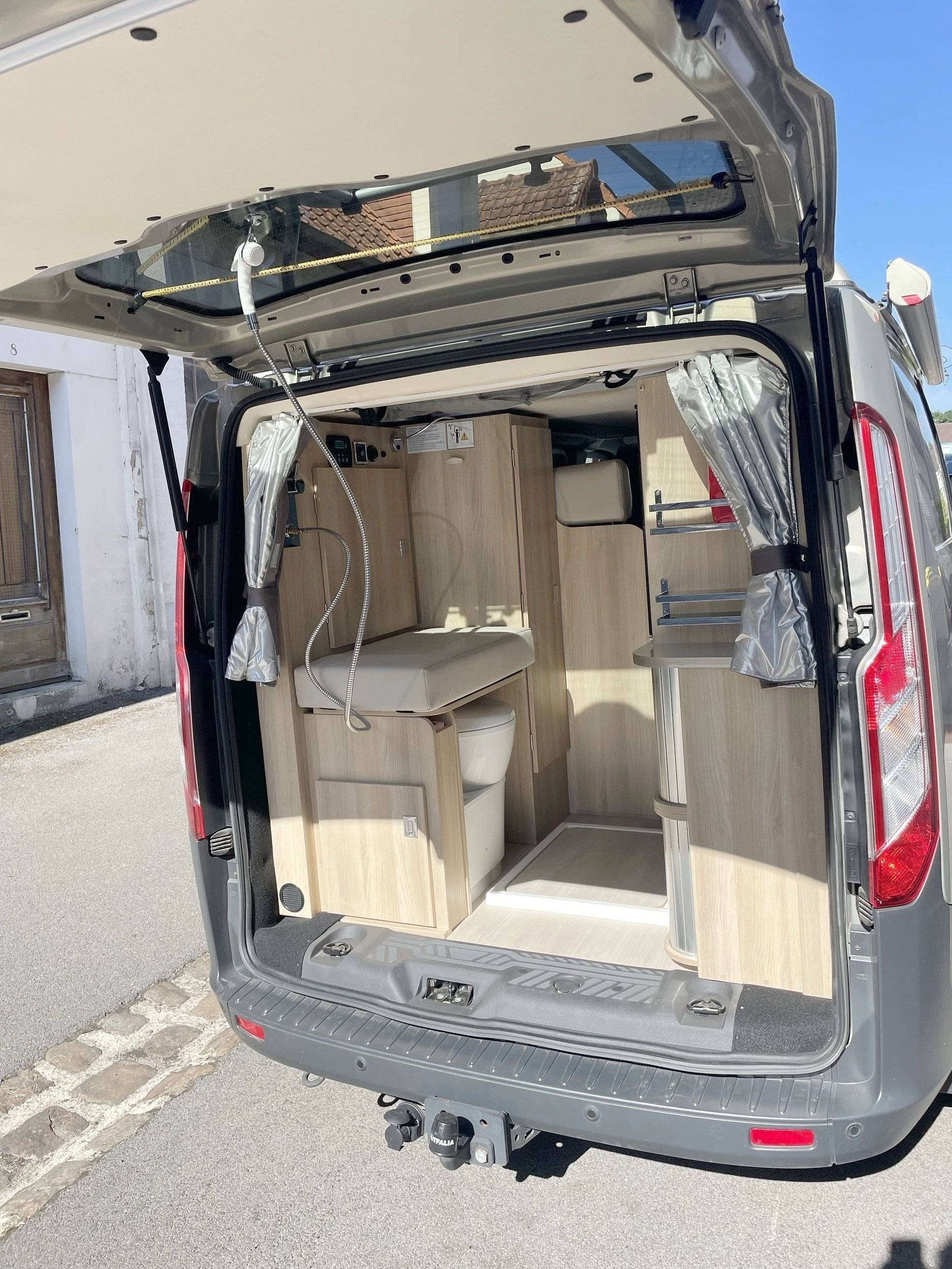 Ford Custom 2,0 l 130 ch