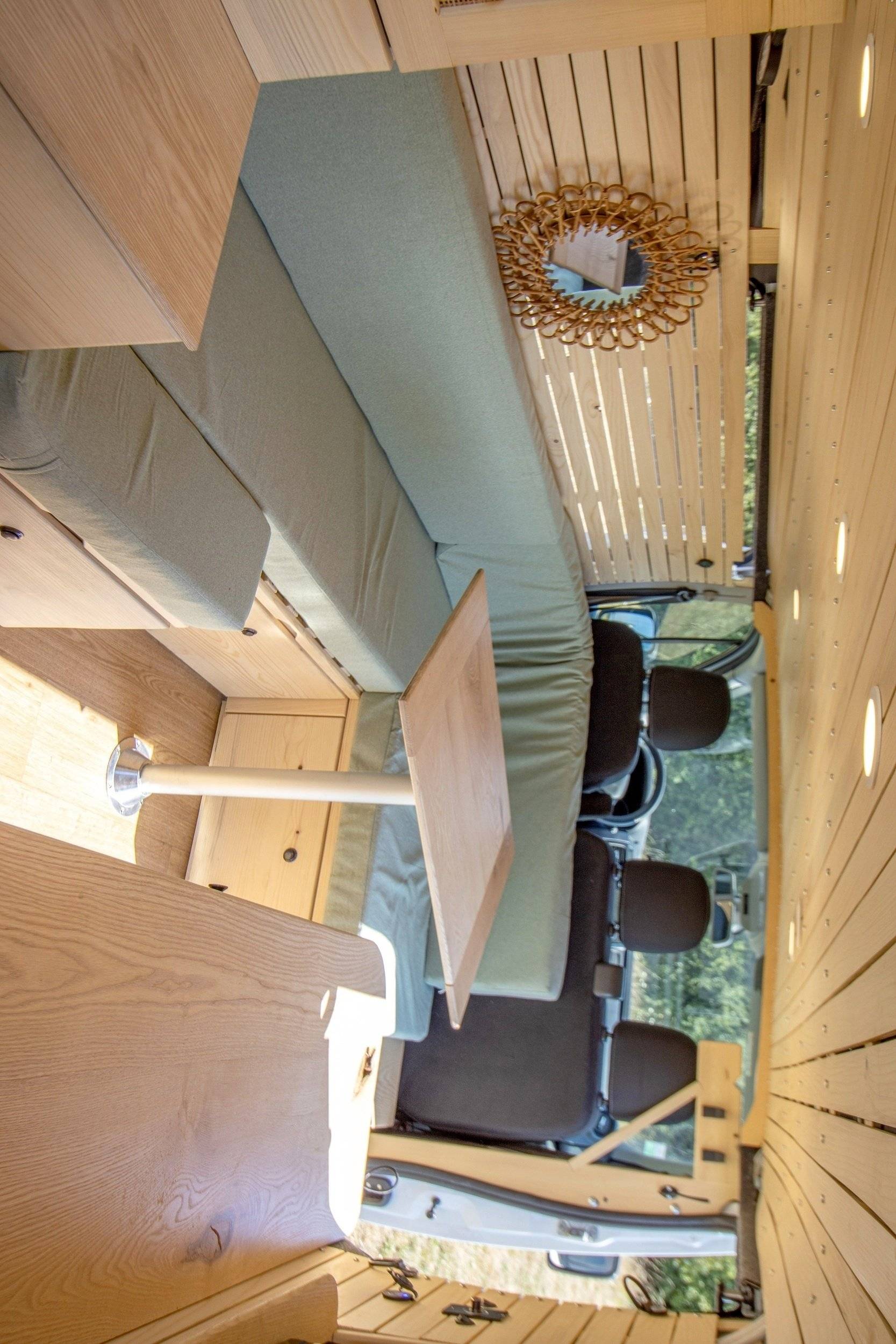 Dinette Opel Vivaro 1,6 l 120 ch - Yescapa