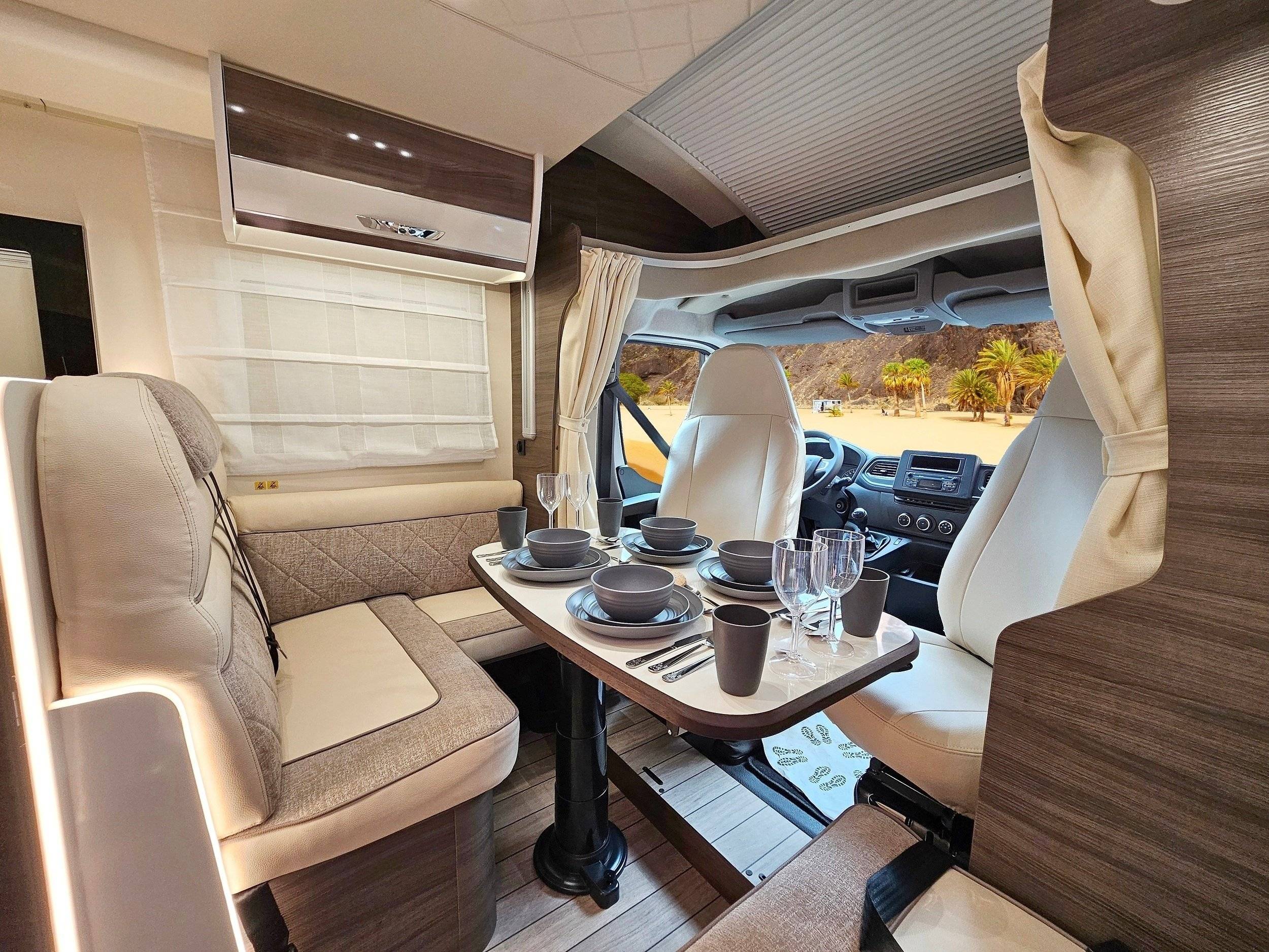 Dinette Renault Renault master 2,3l - Yescapa