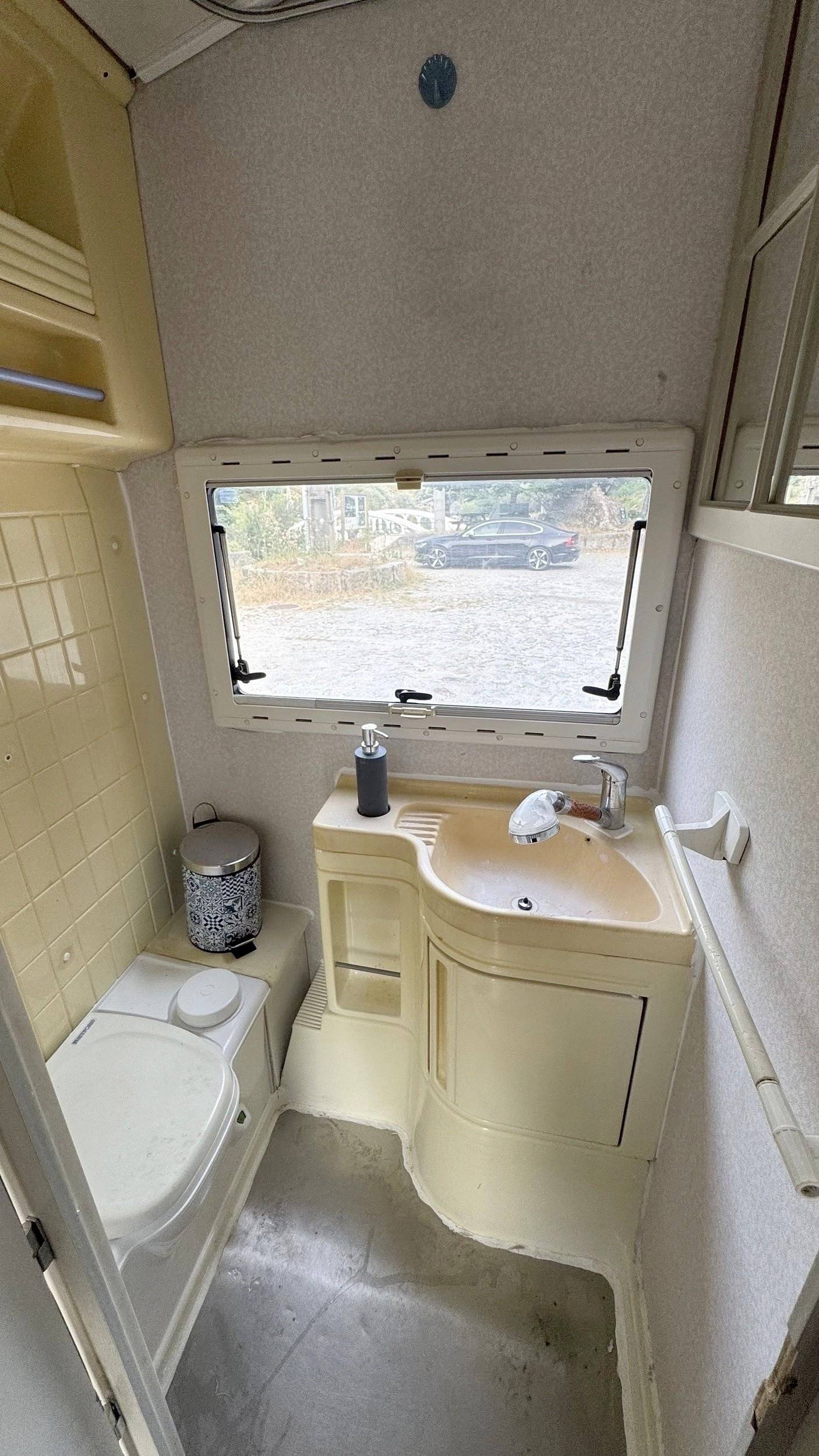 Berth Fiat 1.9td - Yescapa