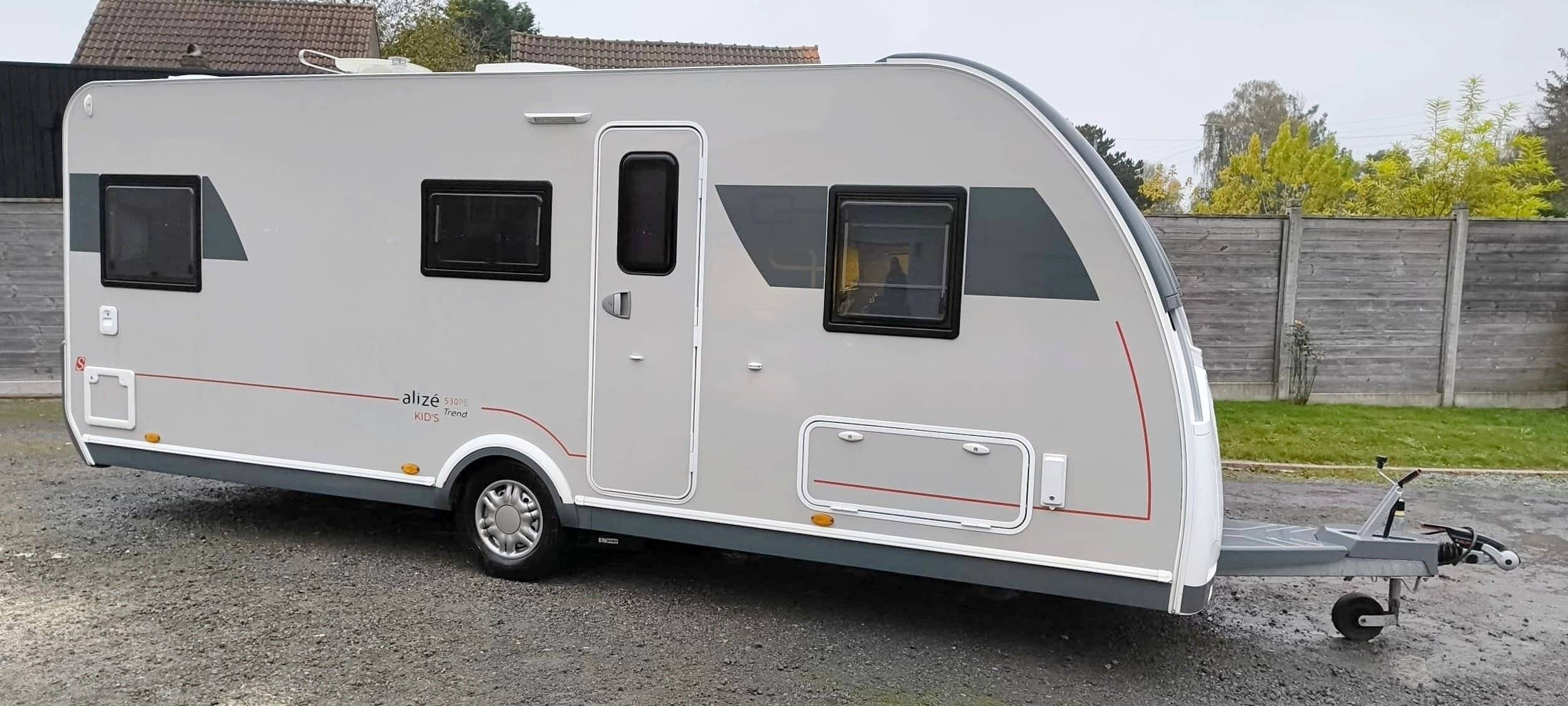 schräge Vorderansicht  - Yescapa