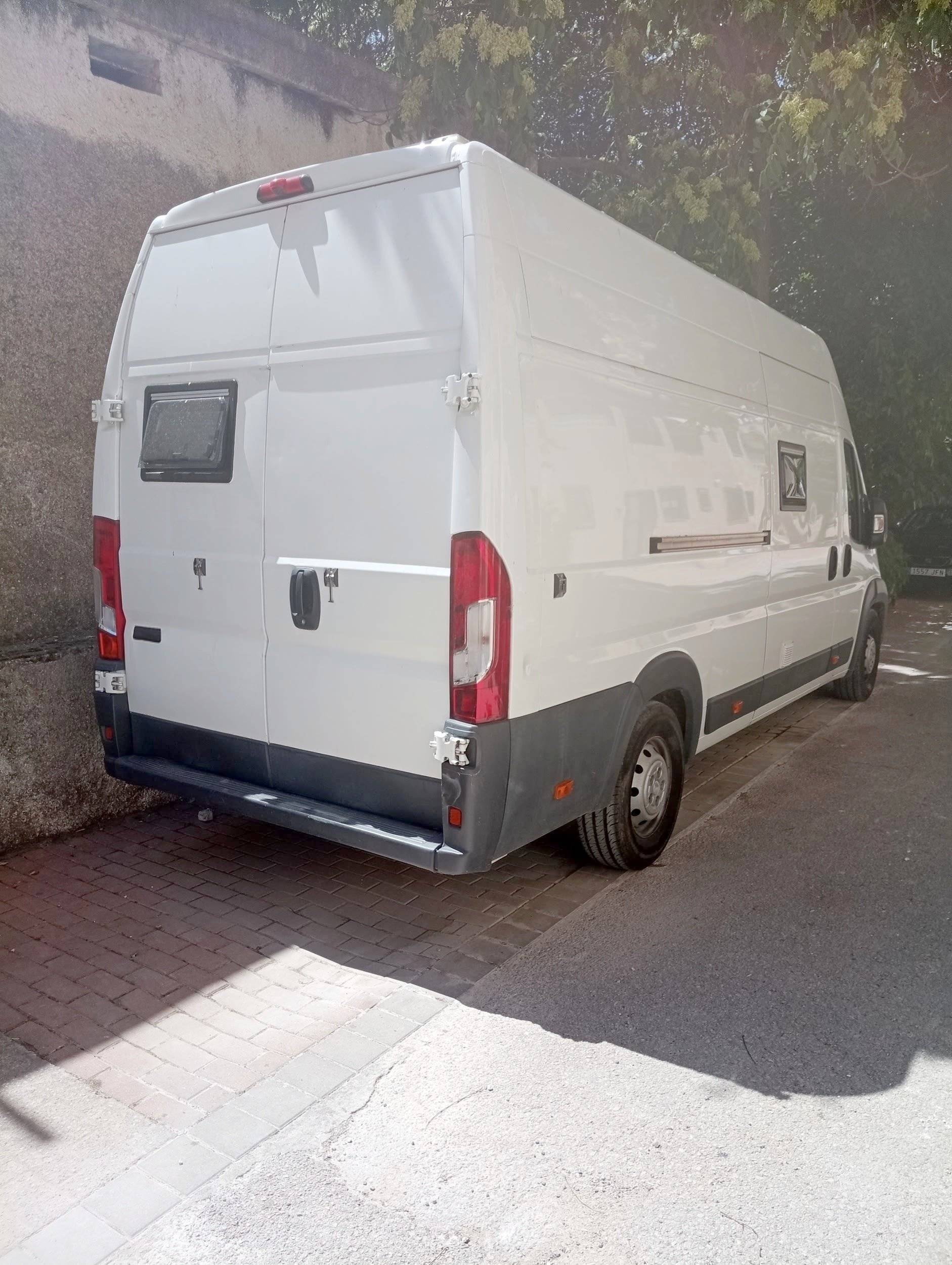 Custo Van X
