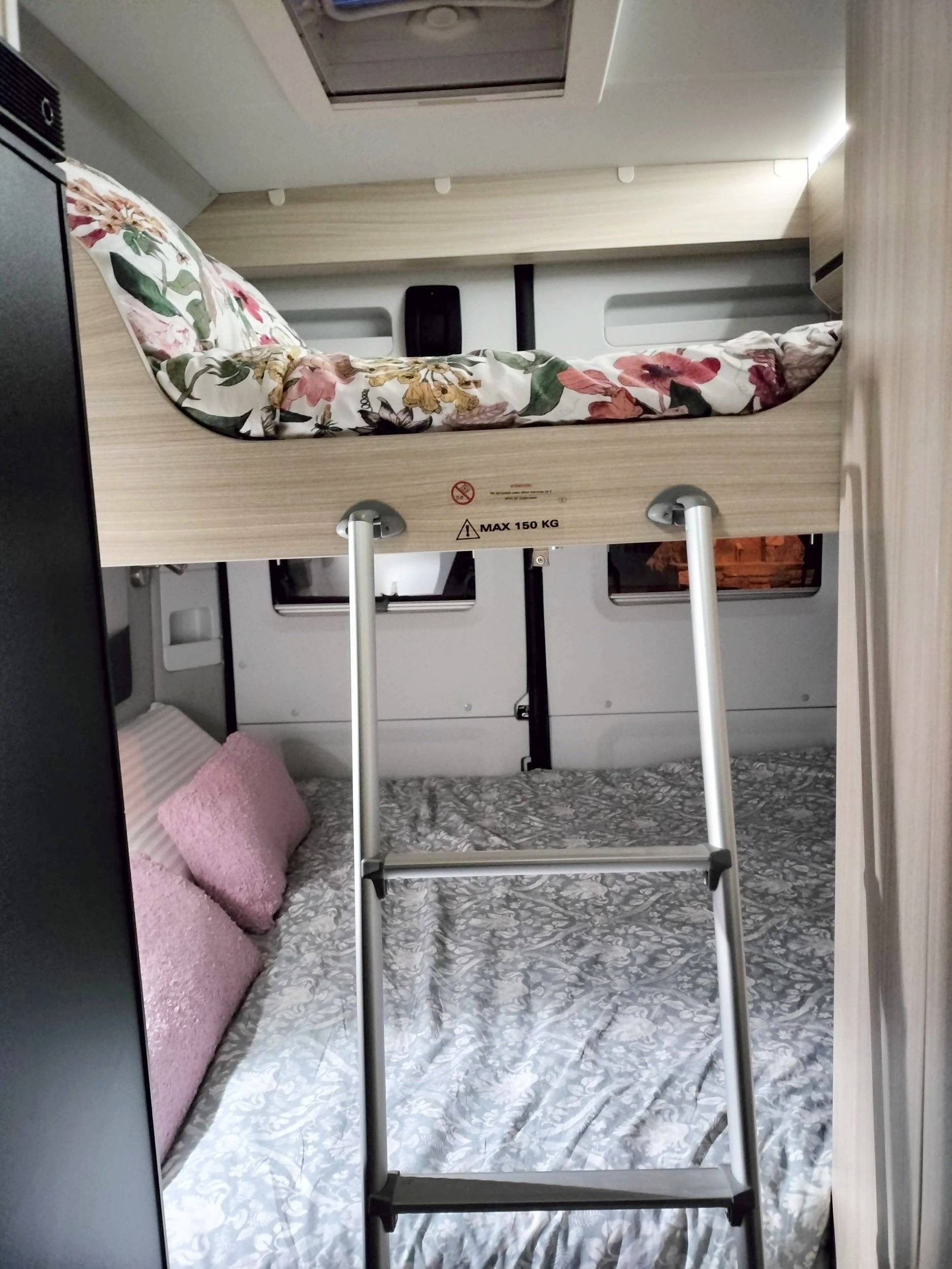 Adria Twin Axess 600 Spt family