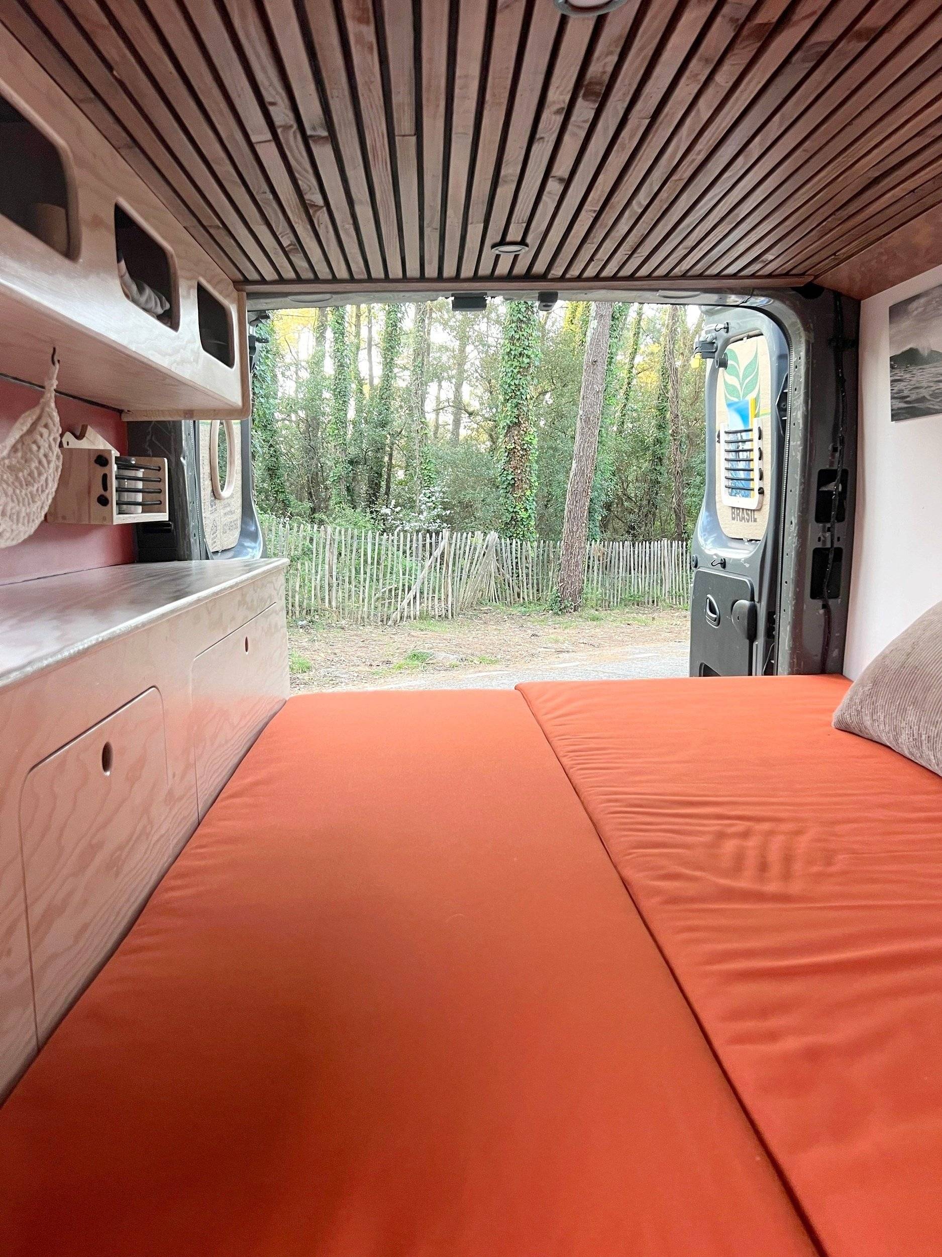 Plazas en cama Renault Trafic 3 - Yescapa