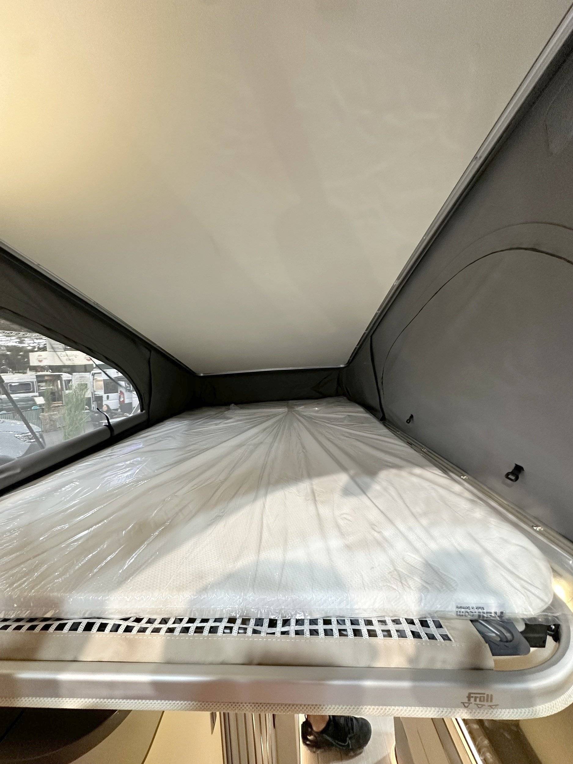 Berth Mercedes Mercedes vito - Yescapa
