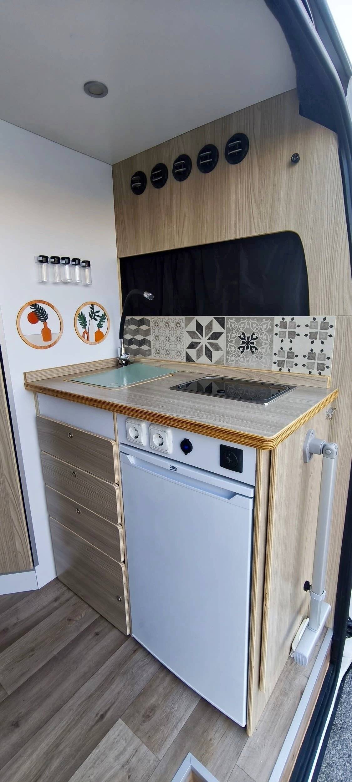 Angolo cucina Mercedes Sprinter 2,2 l 129 ch - Yescapa