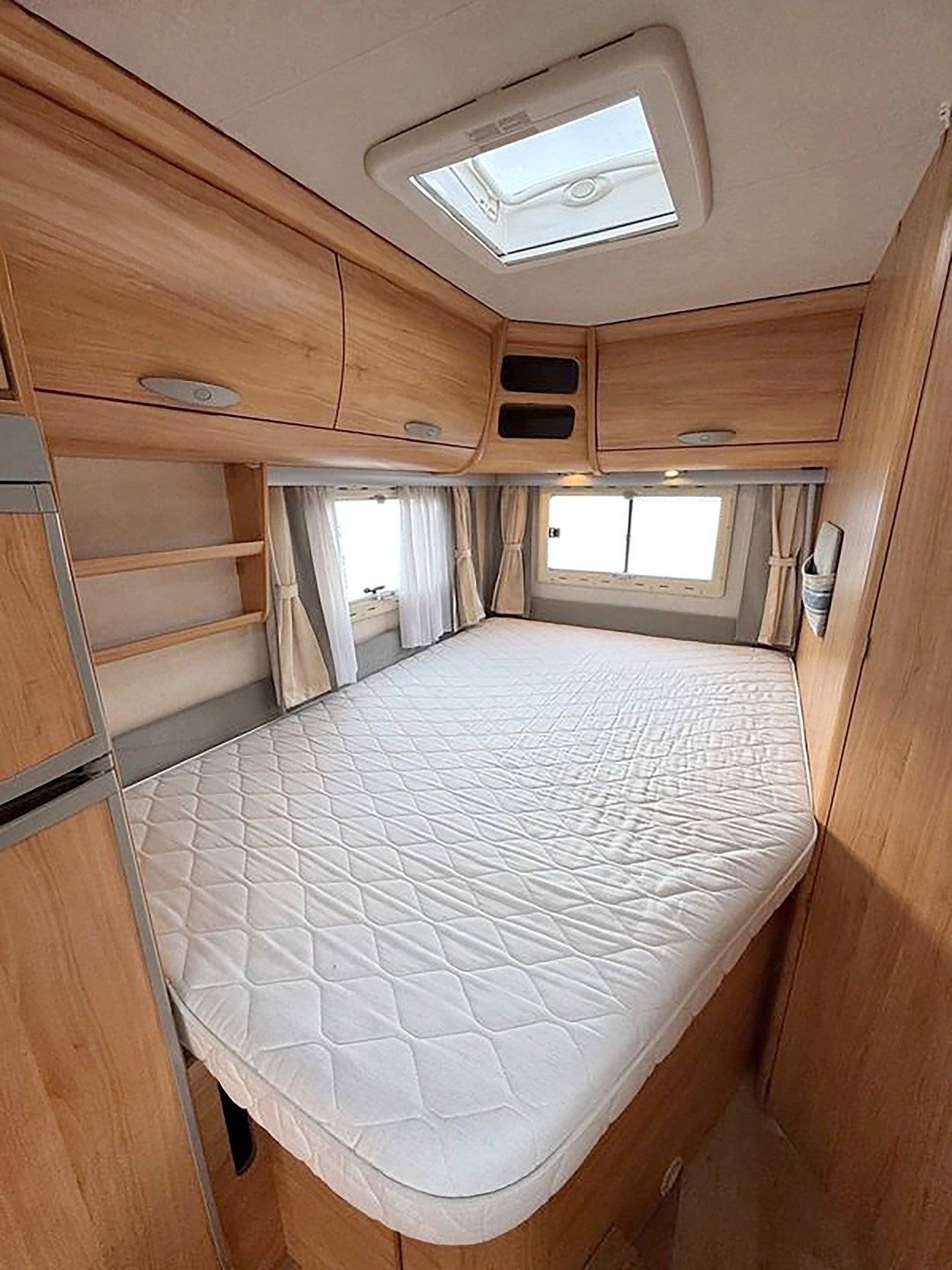 Couchages Fiat Fiat Ducato Multijet 2.3 130CV - Yescapa