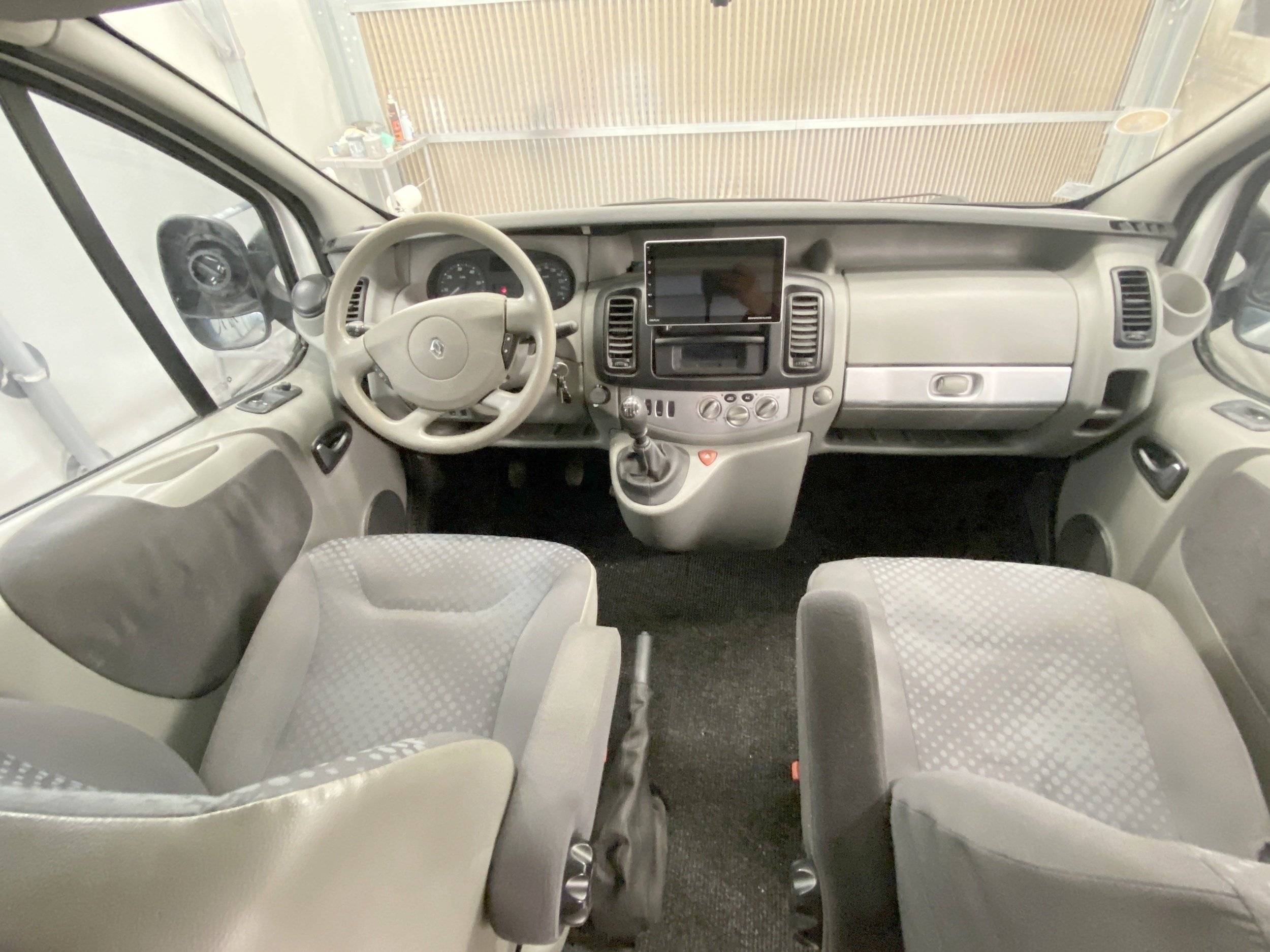 Isère Evasion RENAULT TRAFIC II 2,0L DCI 115CV L2H1 PACK EXTRA