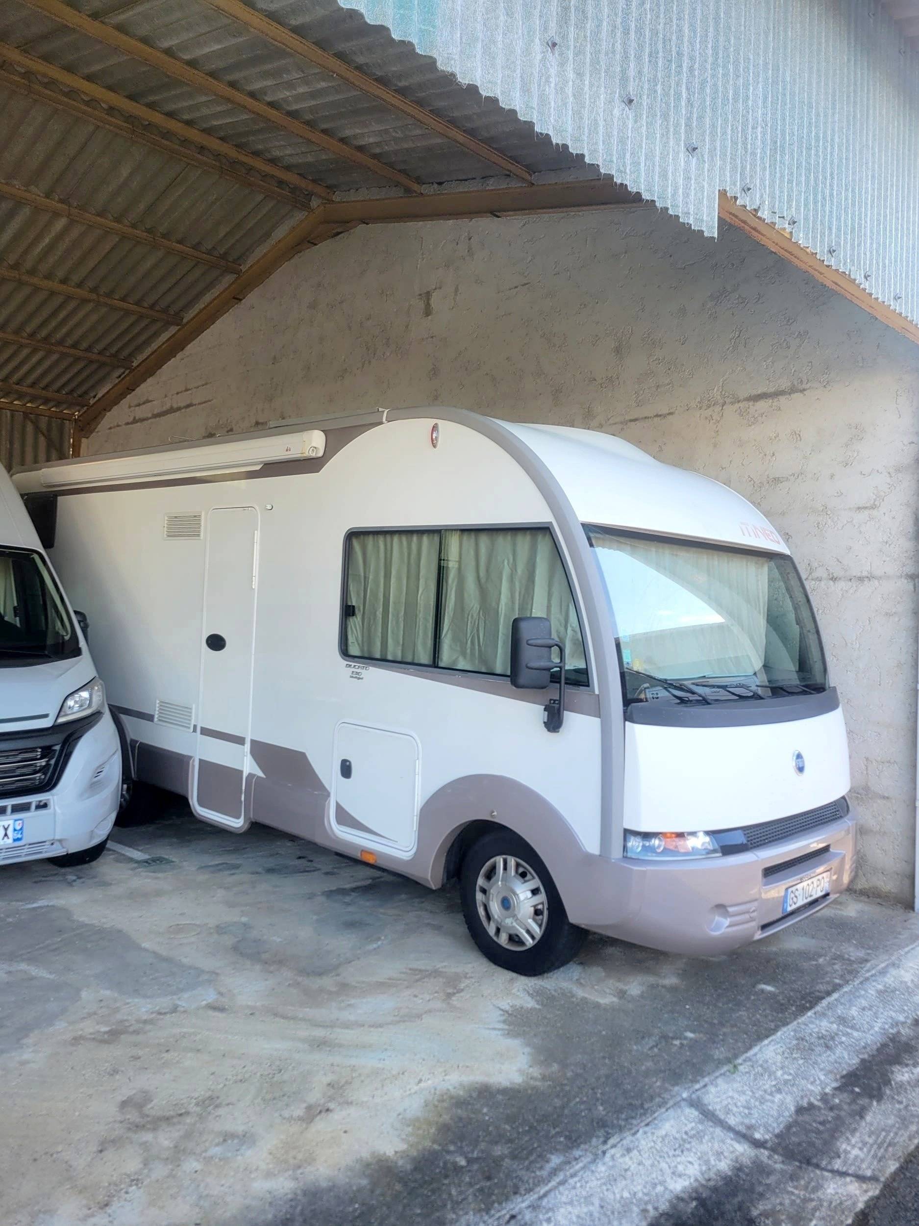 schräge Vorderansicht Fiat Ducato 2.3l multijet - Yescapa