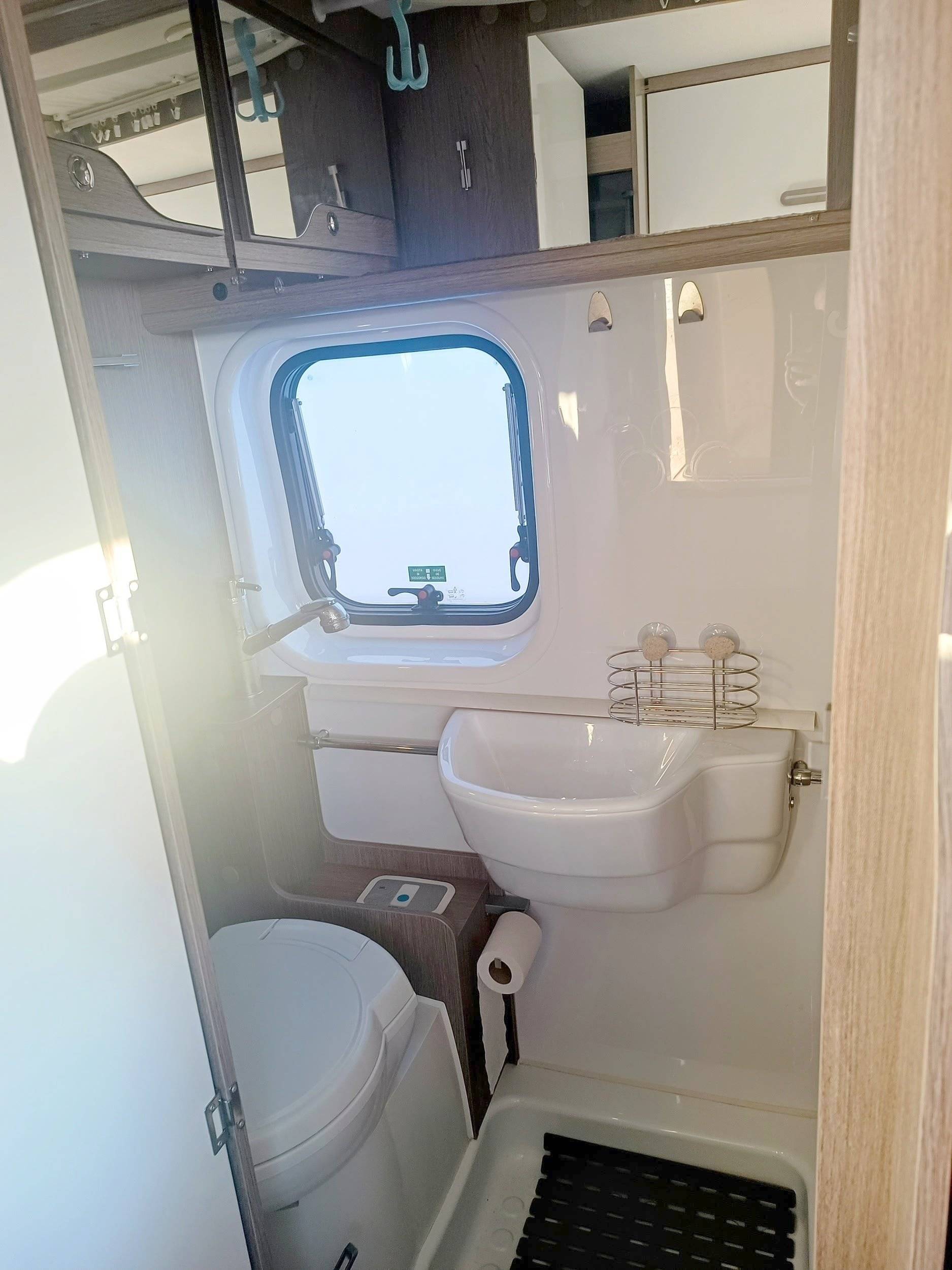 Challenger VANY 114 MAX