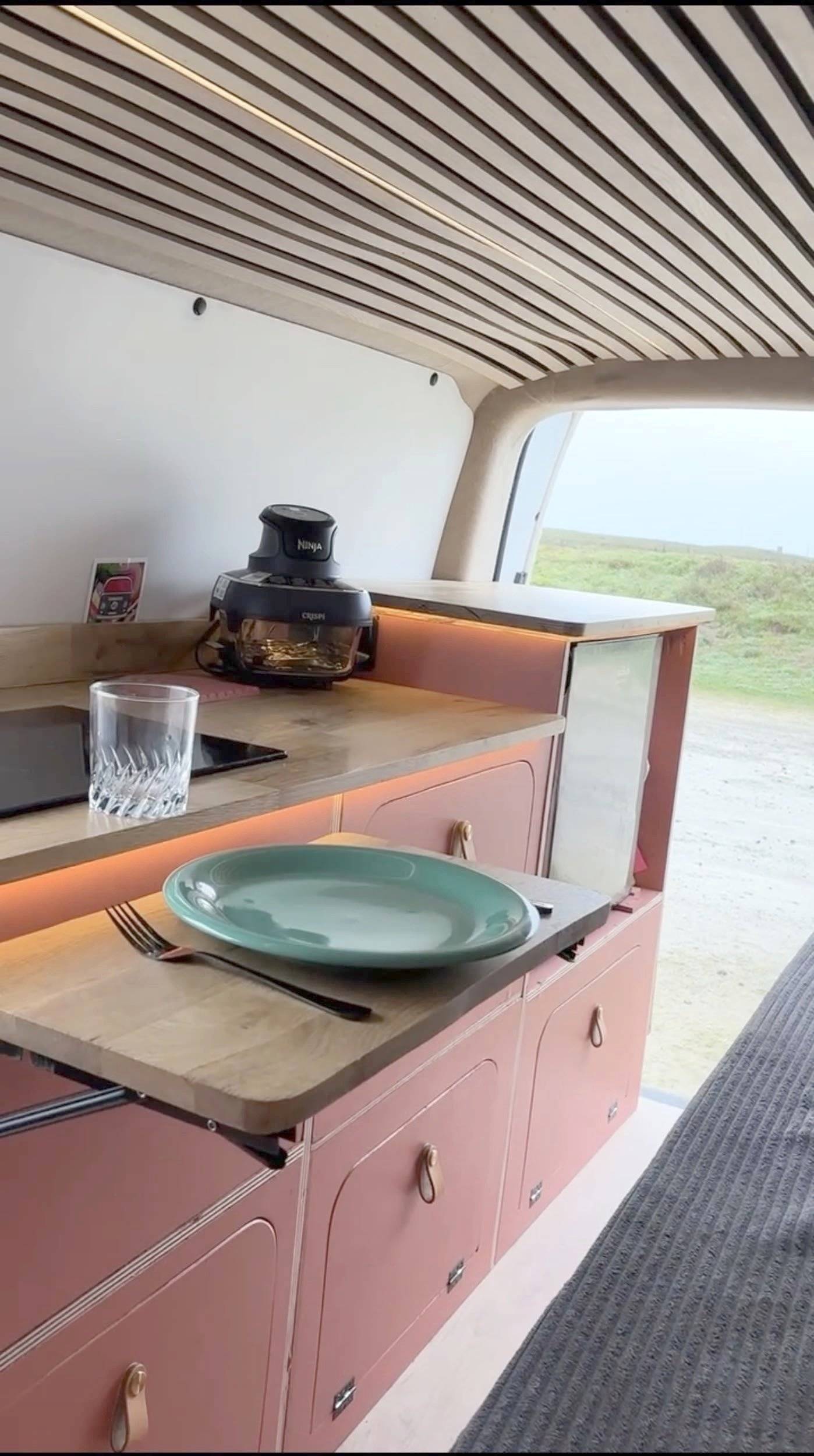 Essecke Volkswagen Transporter T6.1  2,0 l 150ch DSG7 - Yescapa