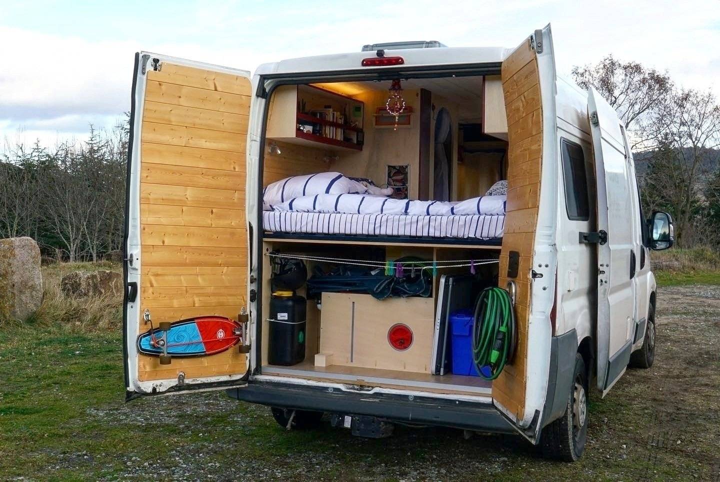 en camionette suzette Peugeot boxer