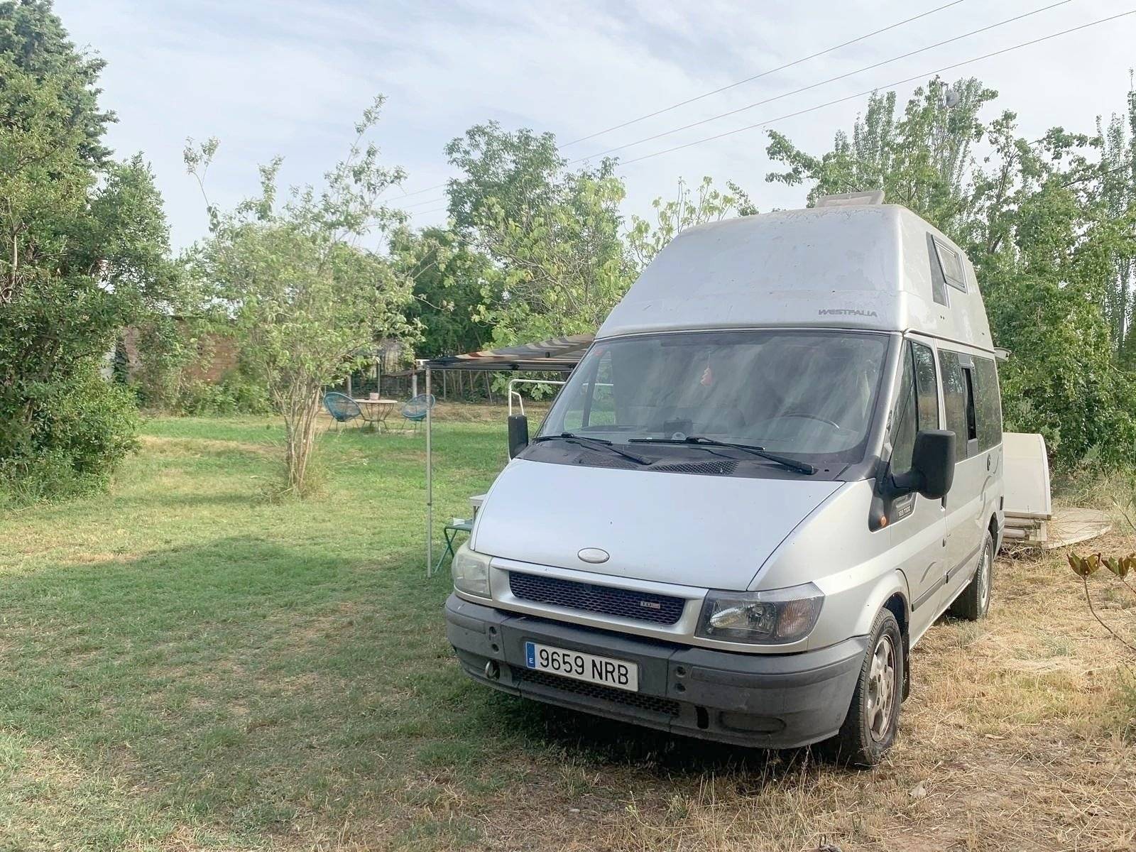 Front view from 3/4 Ford Transit Nugget - Yescapa