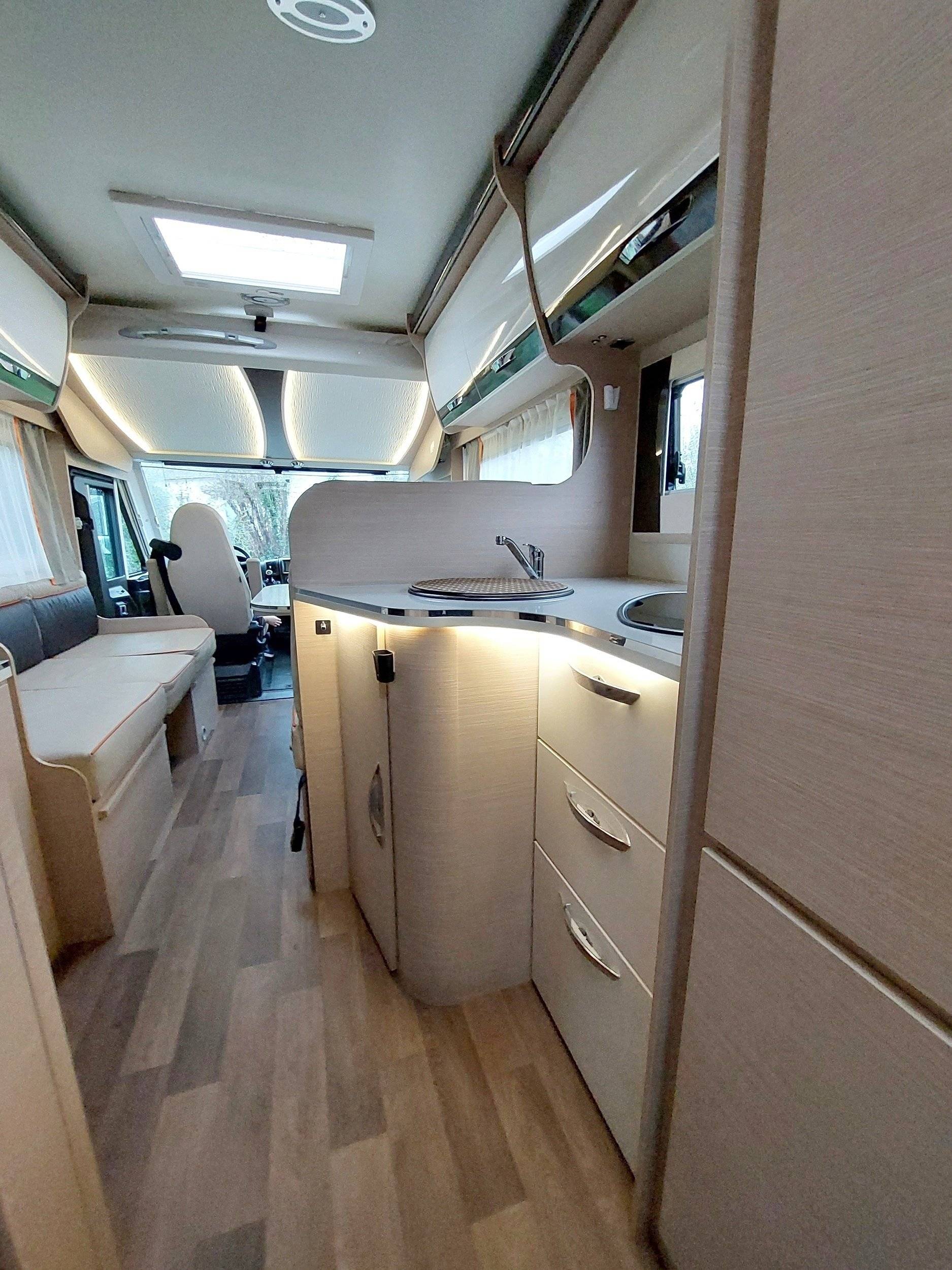 MC LOUIS GOLD NEVIS 22