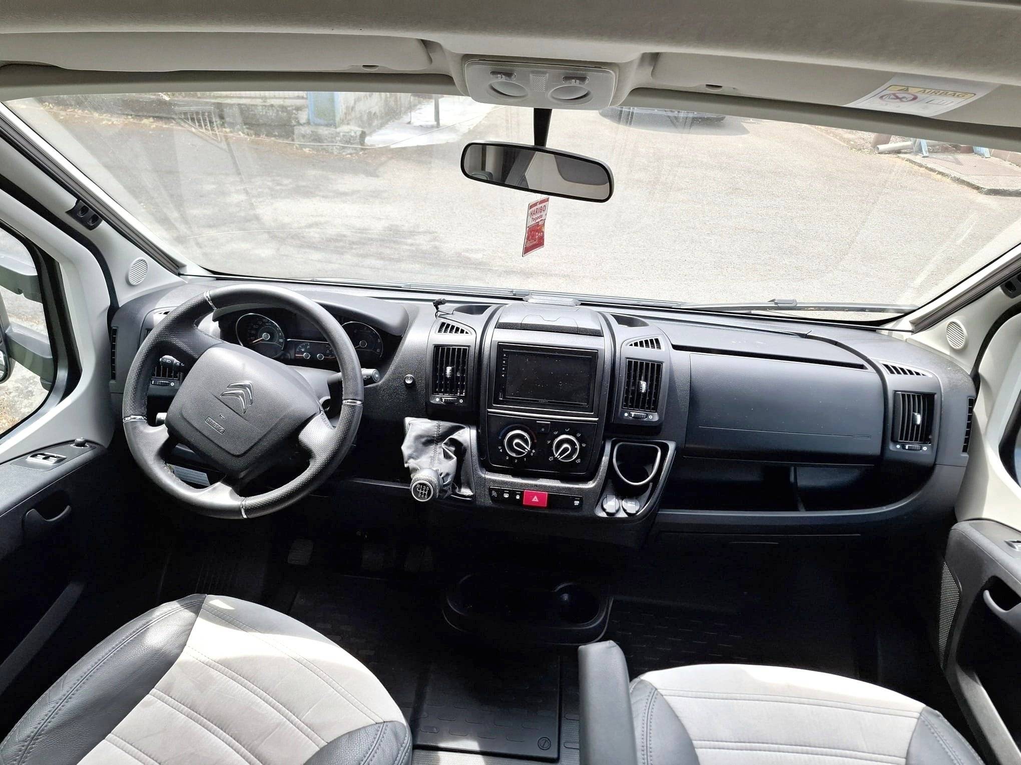 Fahrerbereich Citroën Citroën jumper 140 cv - Yescapa