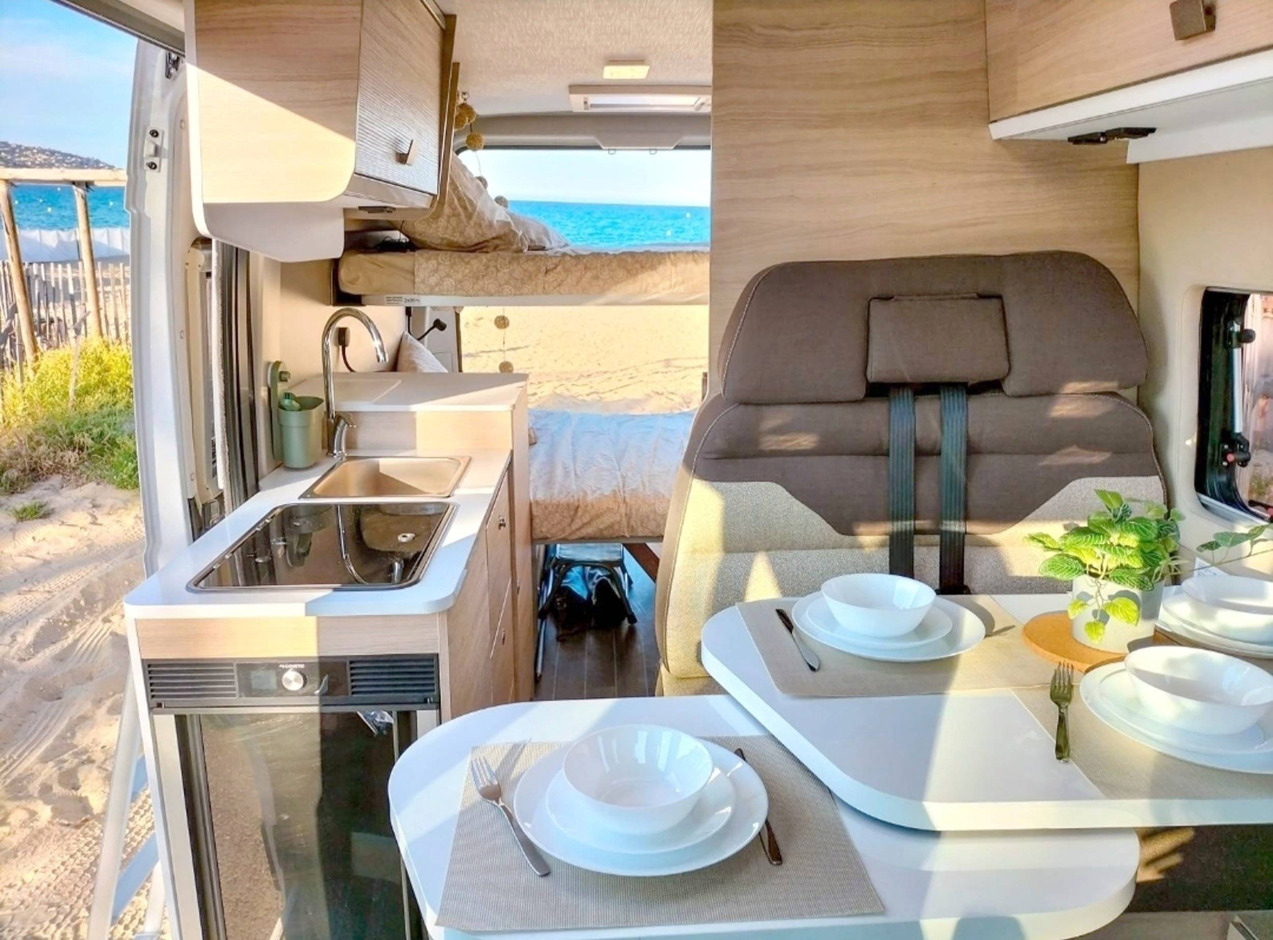 Menjador Fiat FIAT DUCATO 140 CV - Yescapa