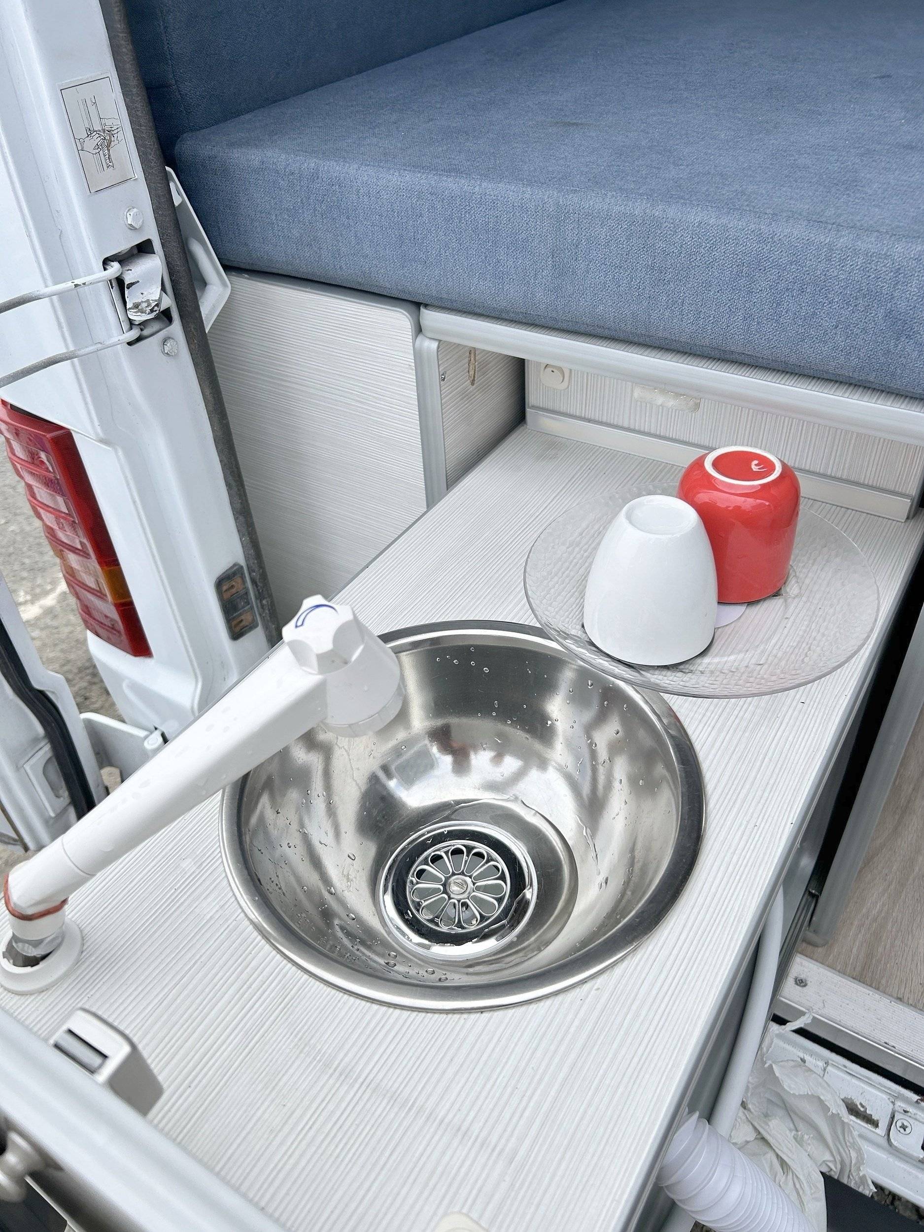 Mercedes MB100 Concorde 2.4 d 75 hp