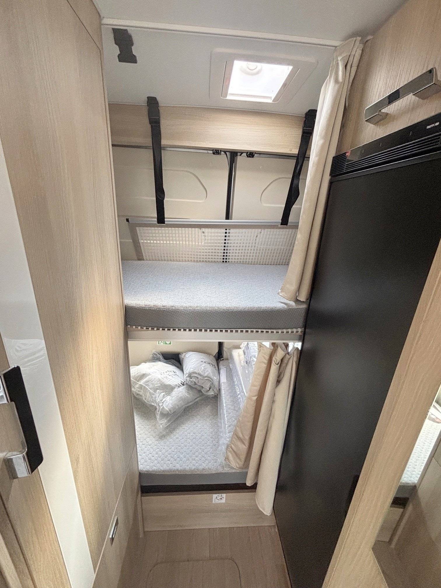 Plazas en cama Peugeot Boxer - Yescapa