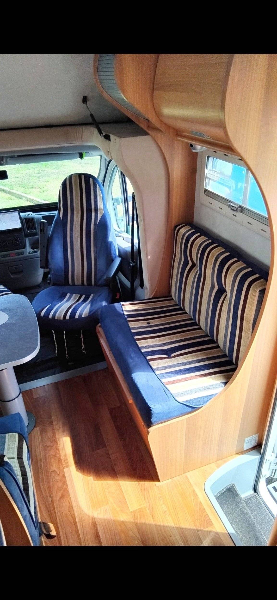 Dining Area Fiat Ducato 2,3 l 125 ch - Yescapa