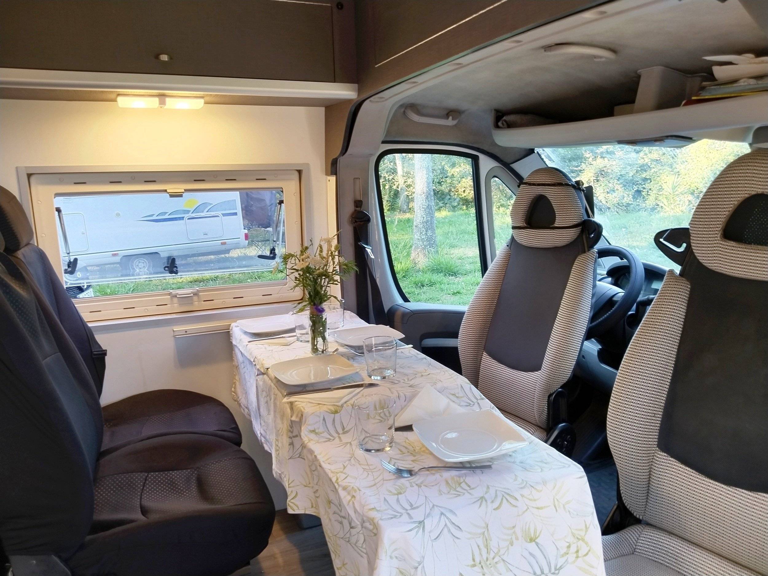 Coin repas Fiat Fiat ducato  CAMPER - Yescapa