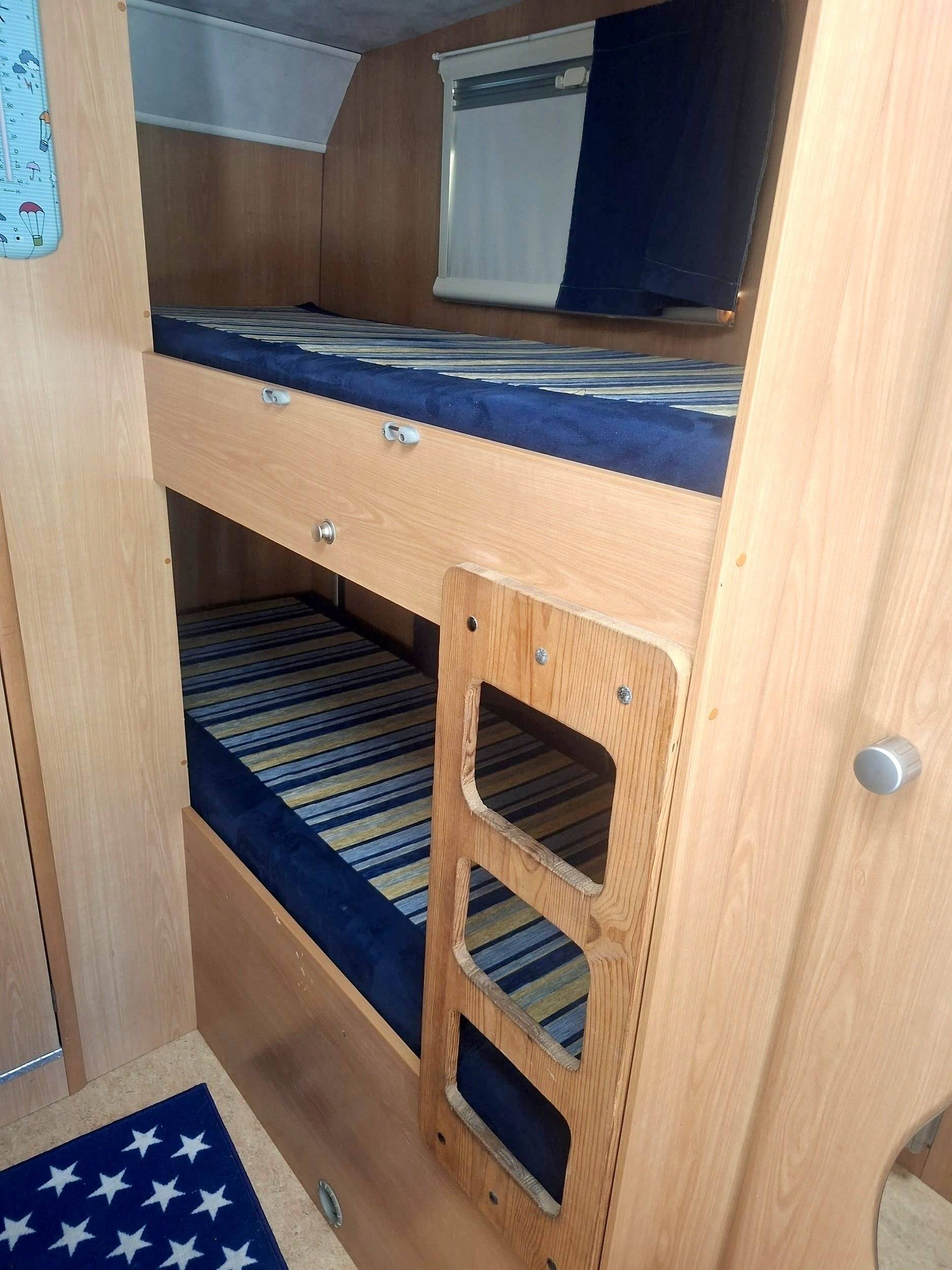 Schlafplätze Fiat Ducato 2,2 l 100 ch - Yescapa