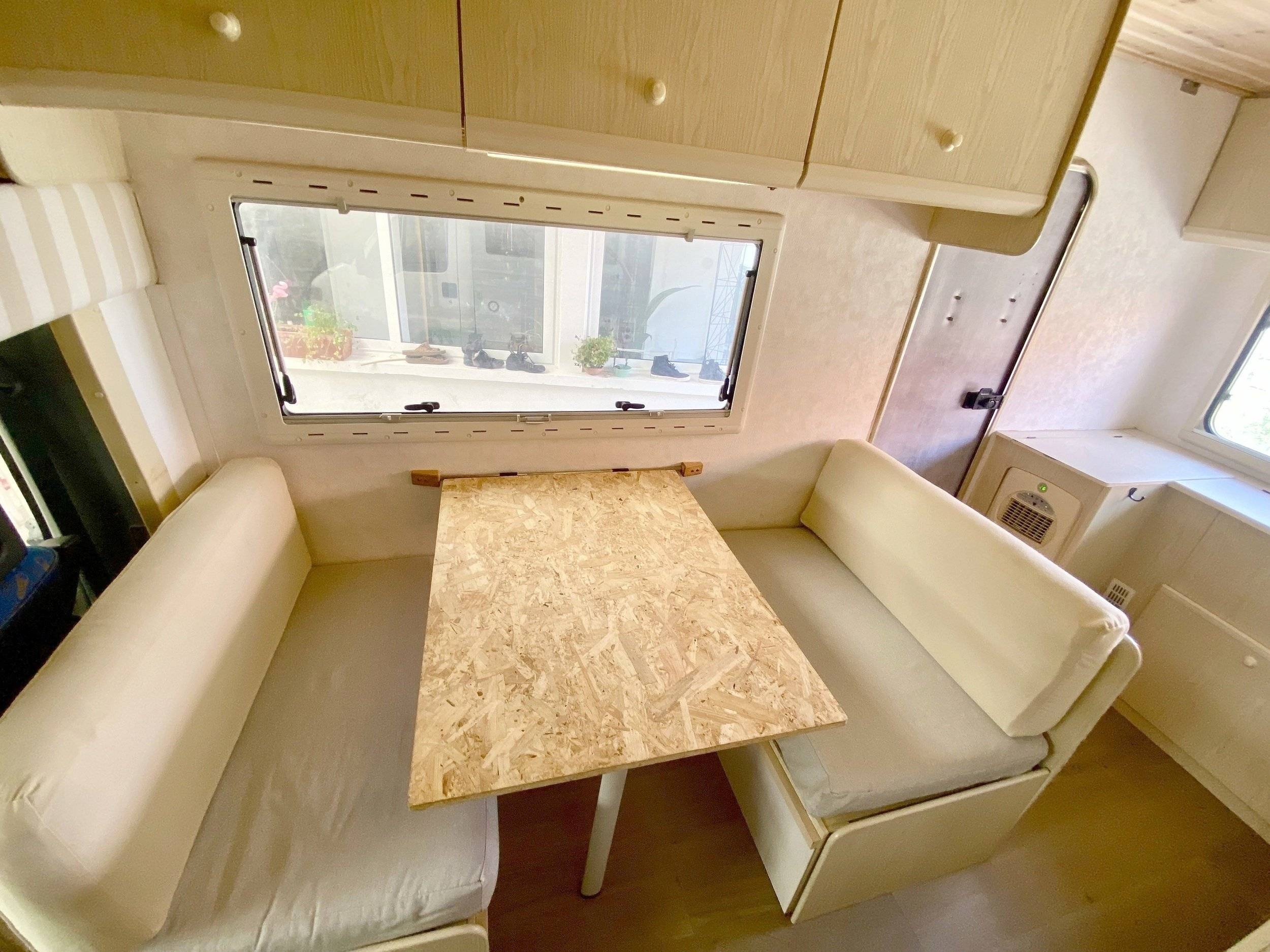 Dining Area Fiat Fiat ducato - Yescapa