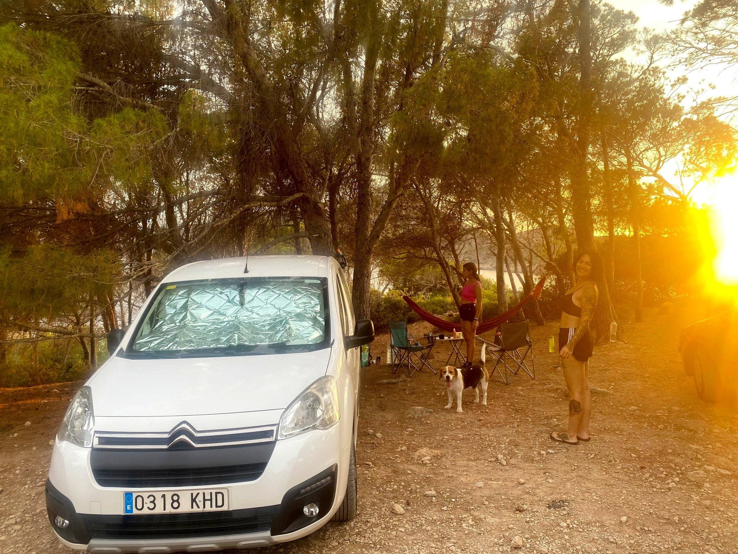 Vue avant de 3/4 Citroën Berlingo - Yescapa