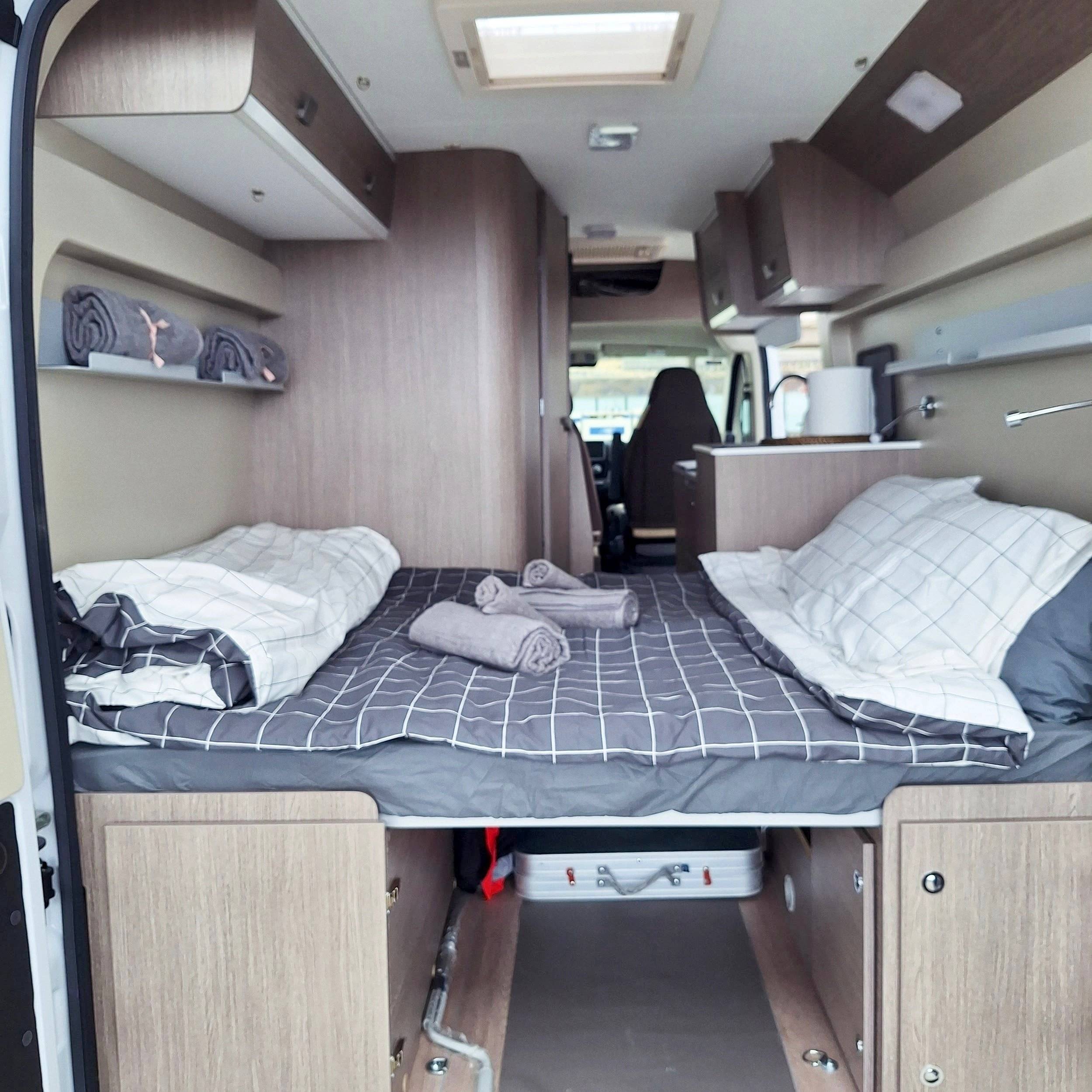 Berth Citroën Jumper - Yescapa