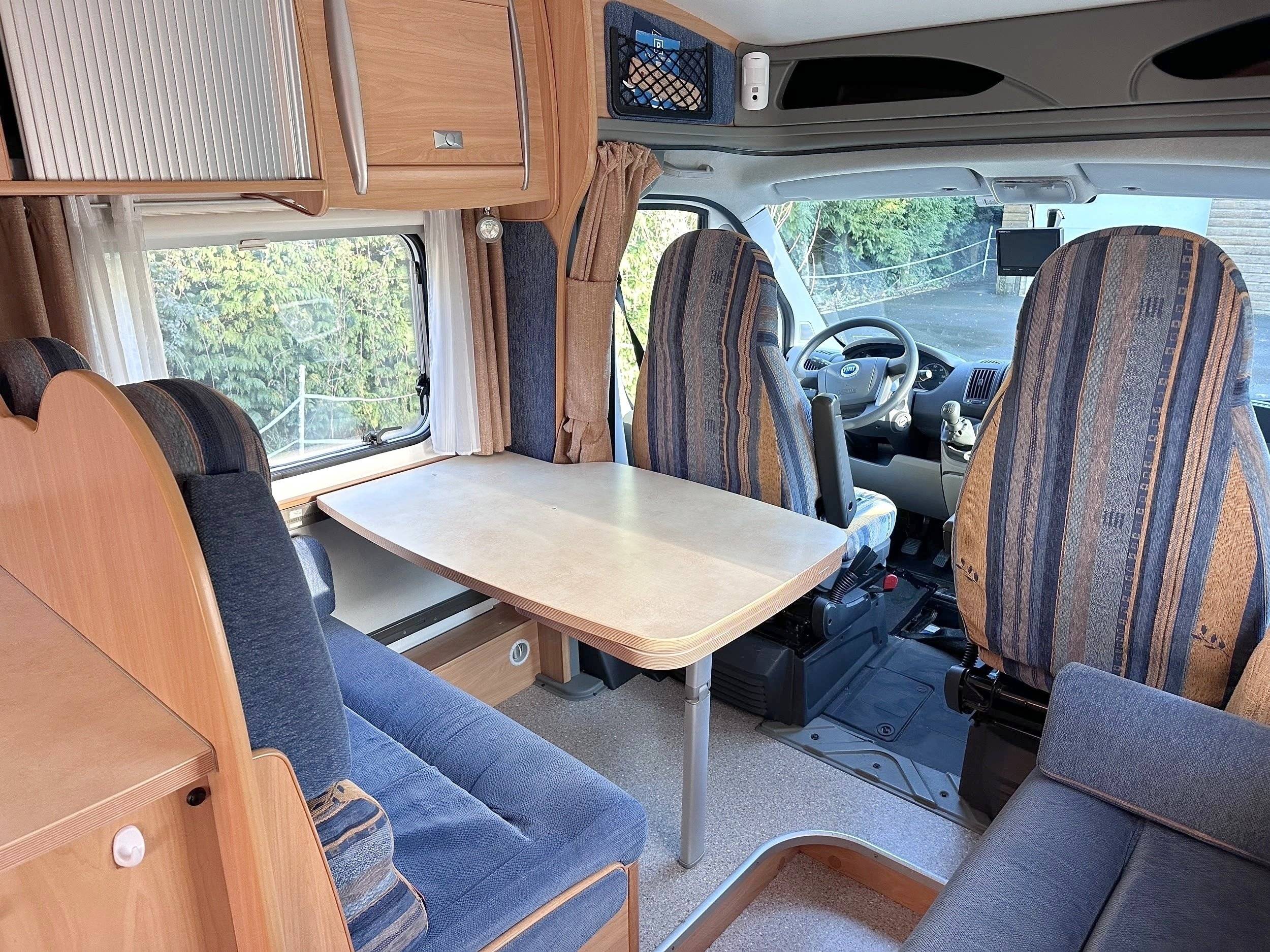 Área de jantar Fiat 2,3 l 130 ch. - Yescapa