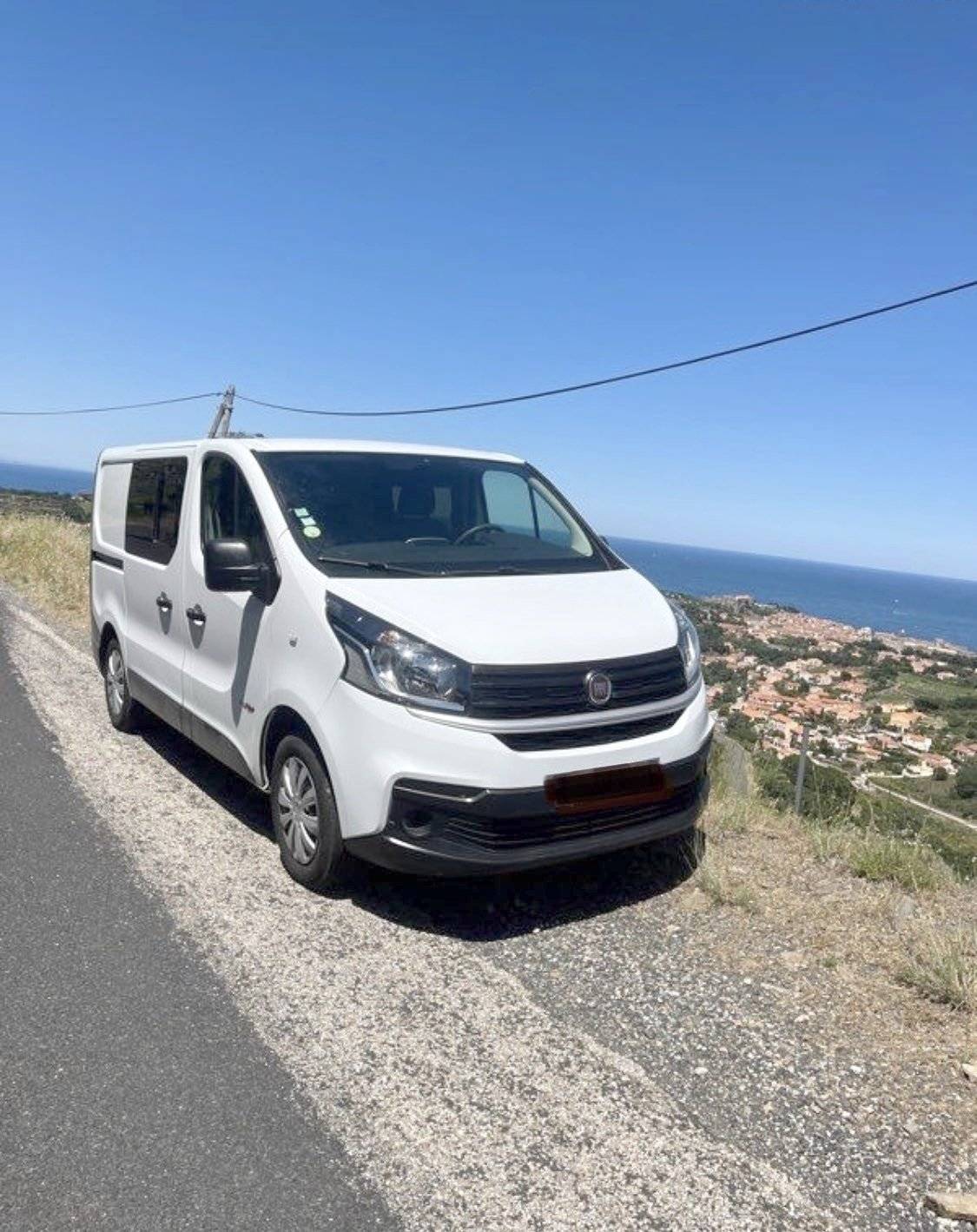 Vue avant de 3/4 Fiat Talento - Yescapa