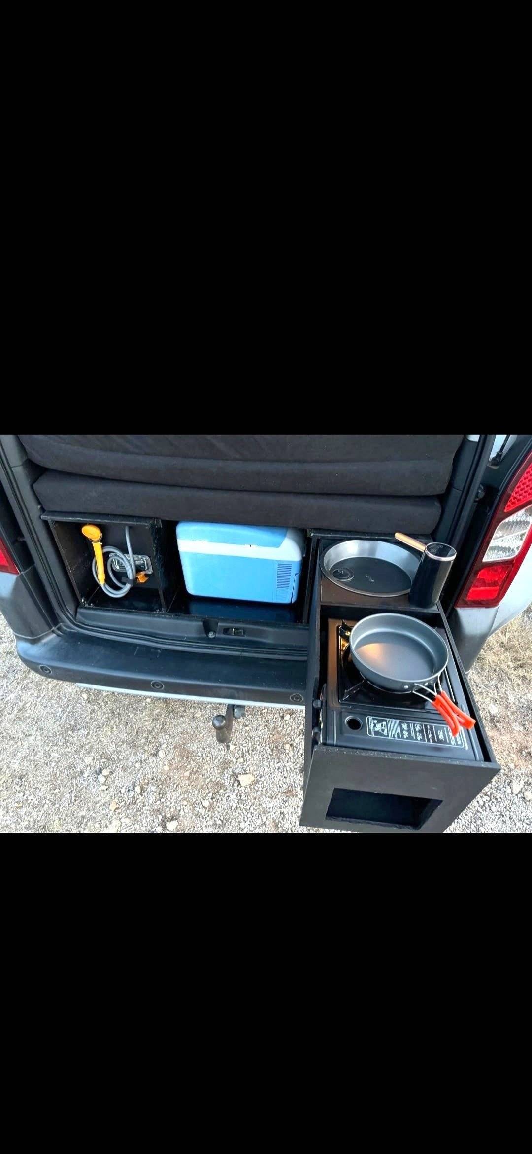 Kitchen Peugeot Partner 1,6 HDI 90 ch - Yescapa