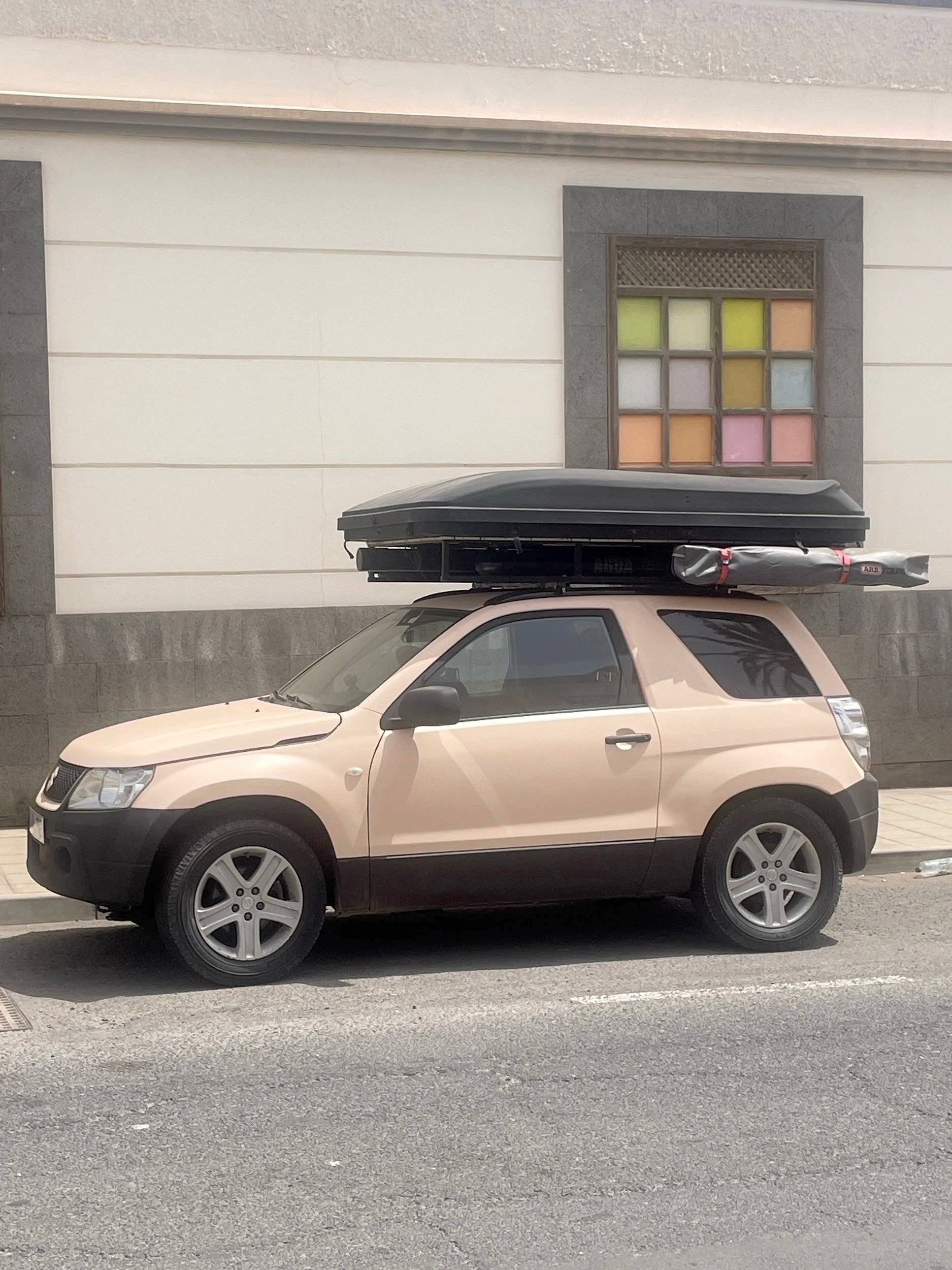 Front view from 3/4 Suzuki Gran Vitara - Yescapa