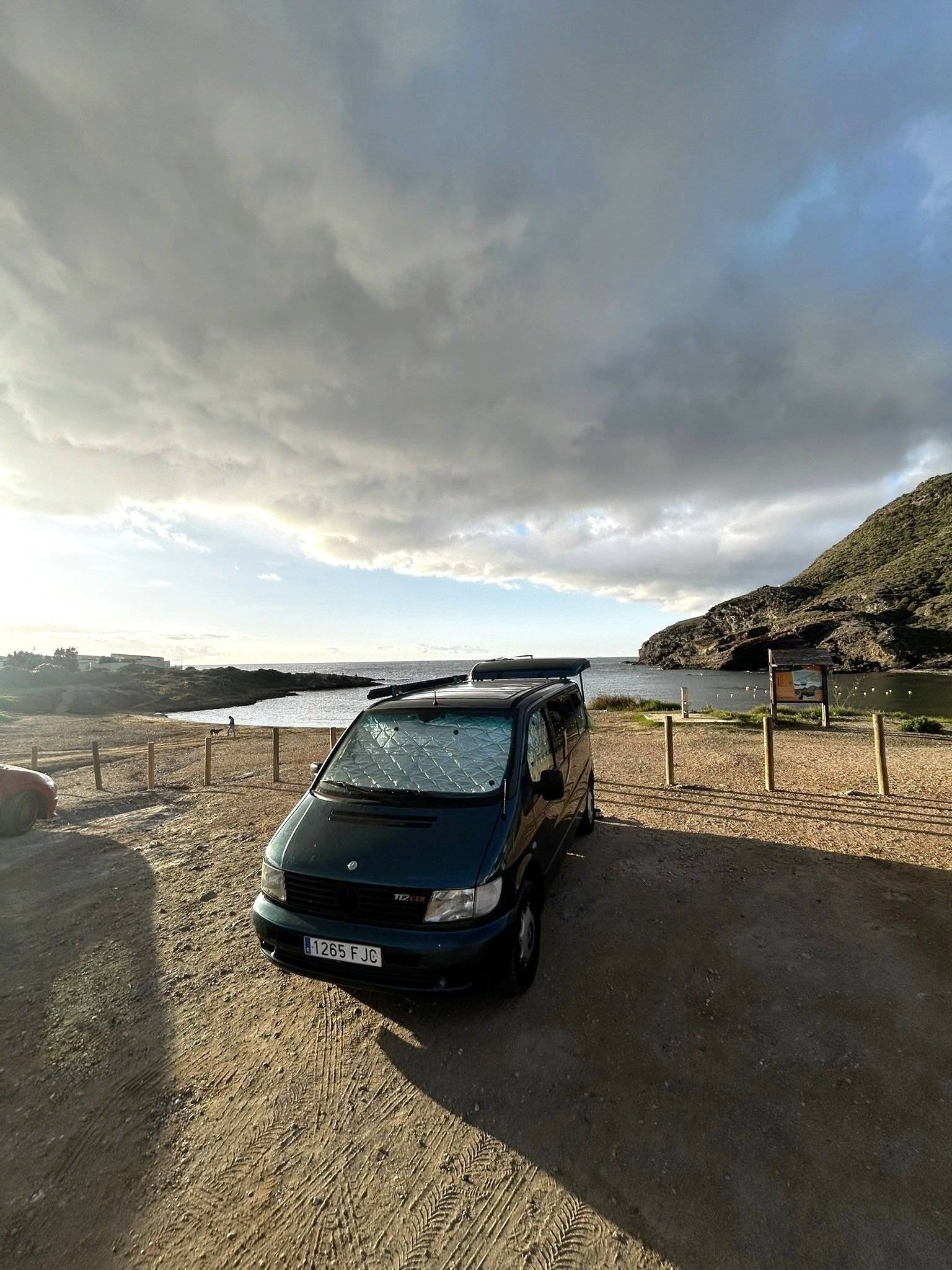 Voorkant 3/4 Mercedes Vito 2,2 l 114 ch - Yescapa