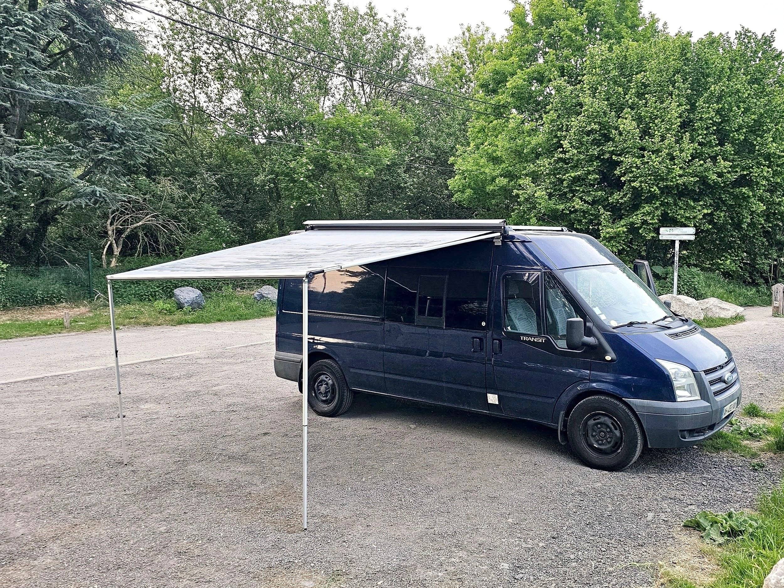 Vue avant de 3/4 Ford Ford Transit - Yescapa