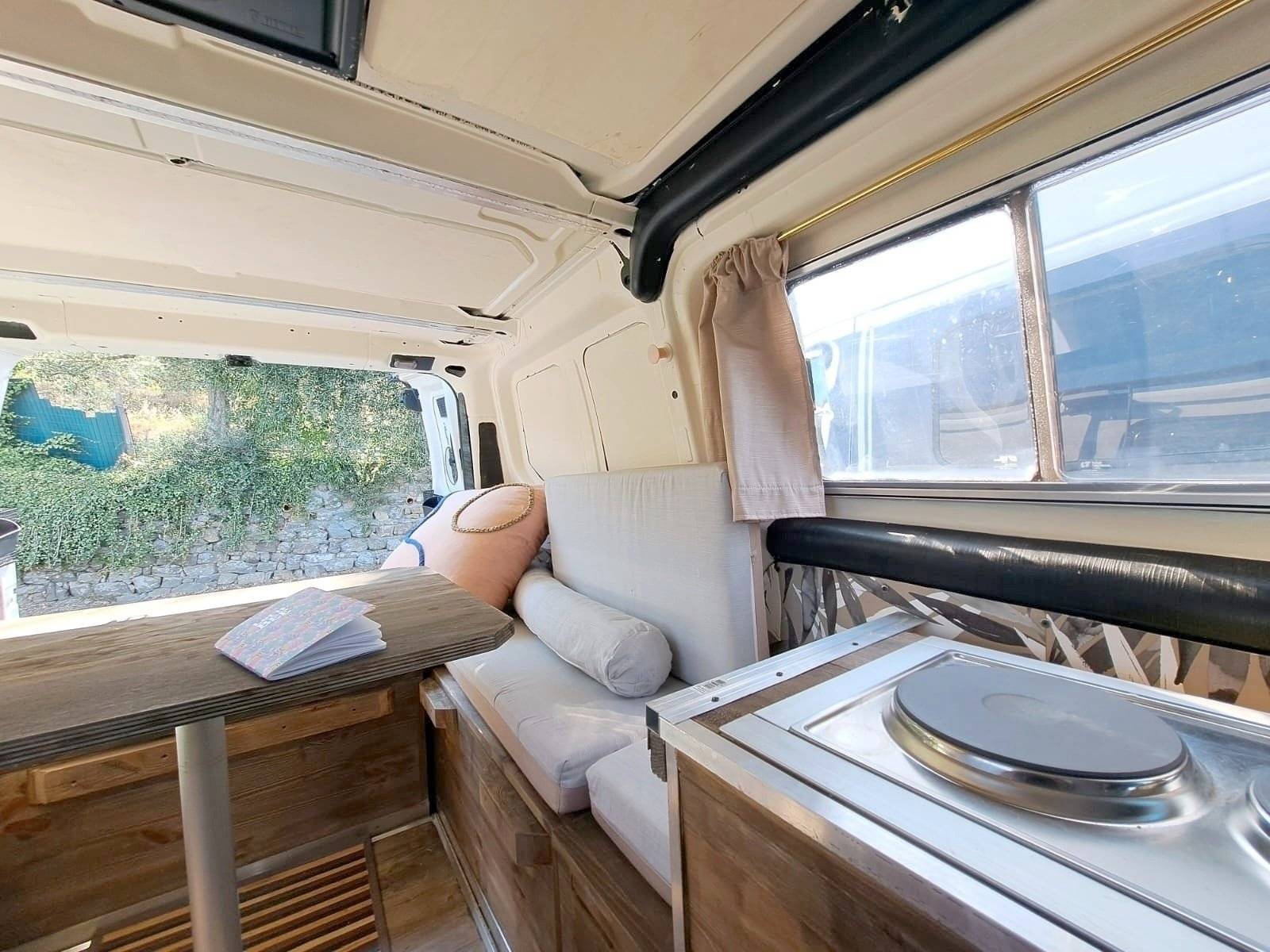 Coin repas Ford Ford Transit Custom - Yescapa